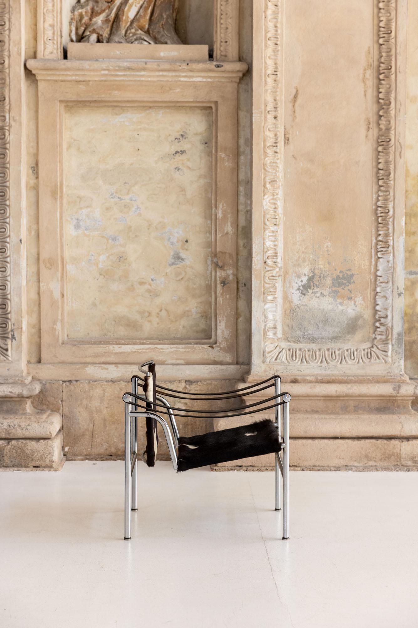 Pair of Lc1 armchairs by Le Corbusier & Charlotte Perriand for Cassina 1