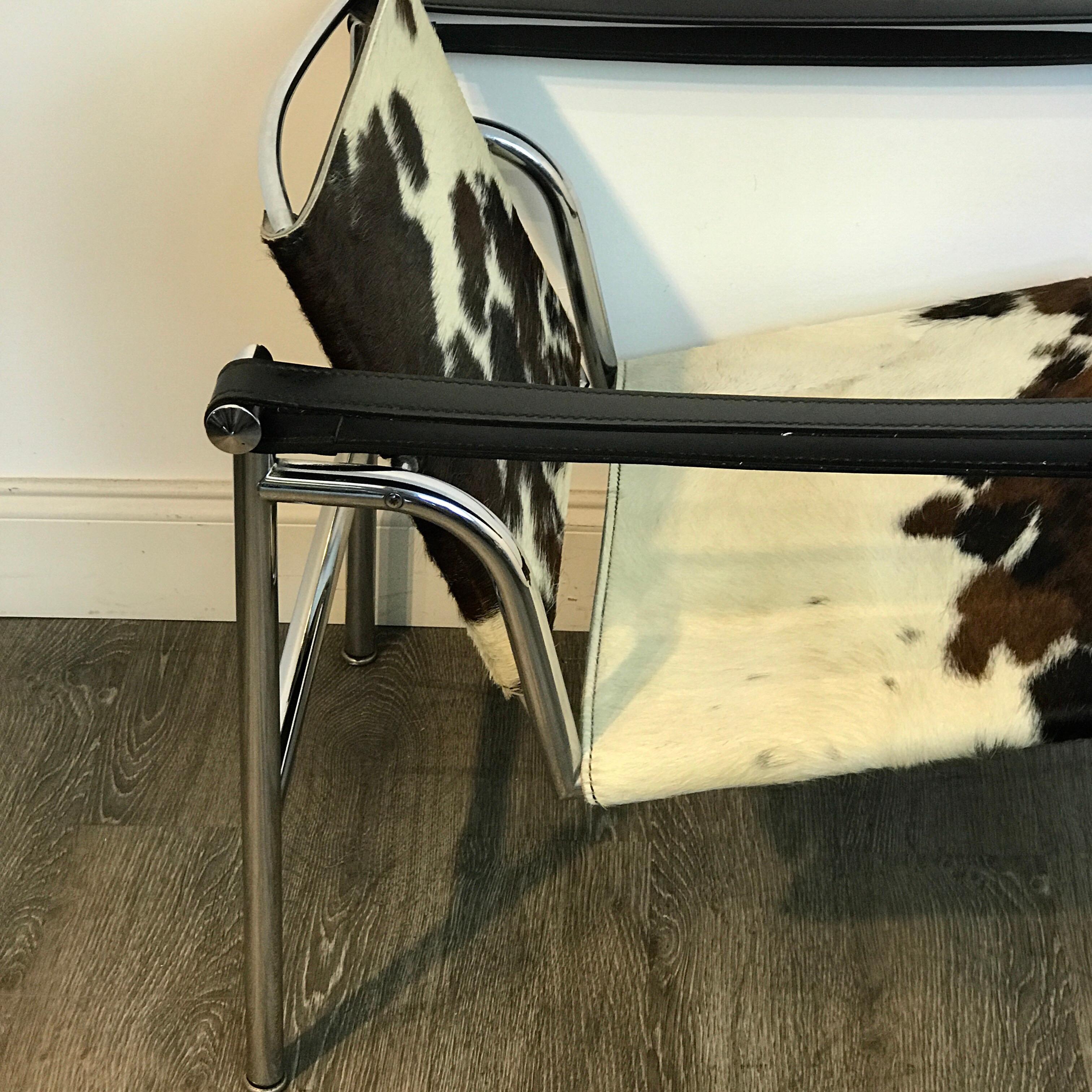 Pair of LC1 Sling Chairs in Cowhide, by Cassina In Good Condition In West Palm Beach, FL