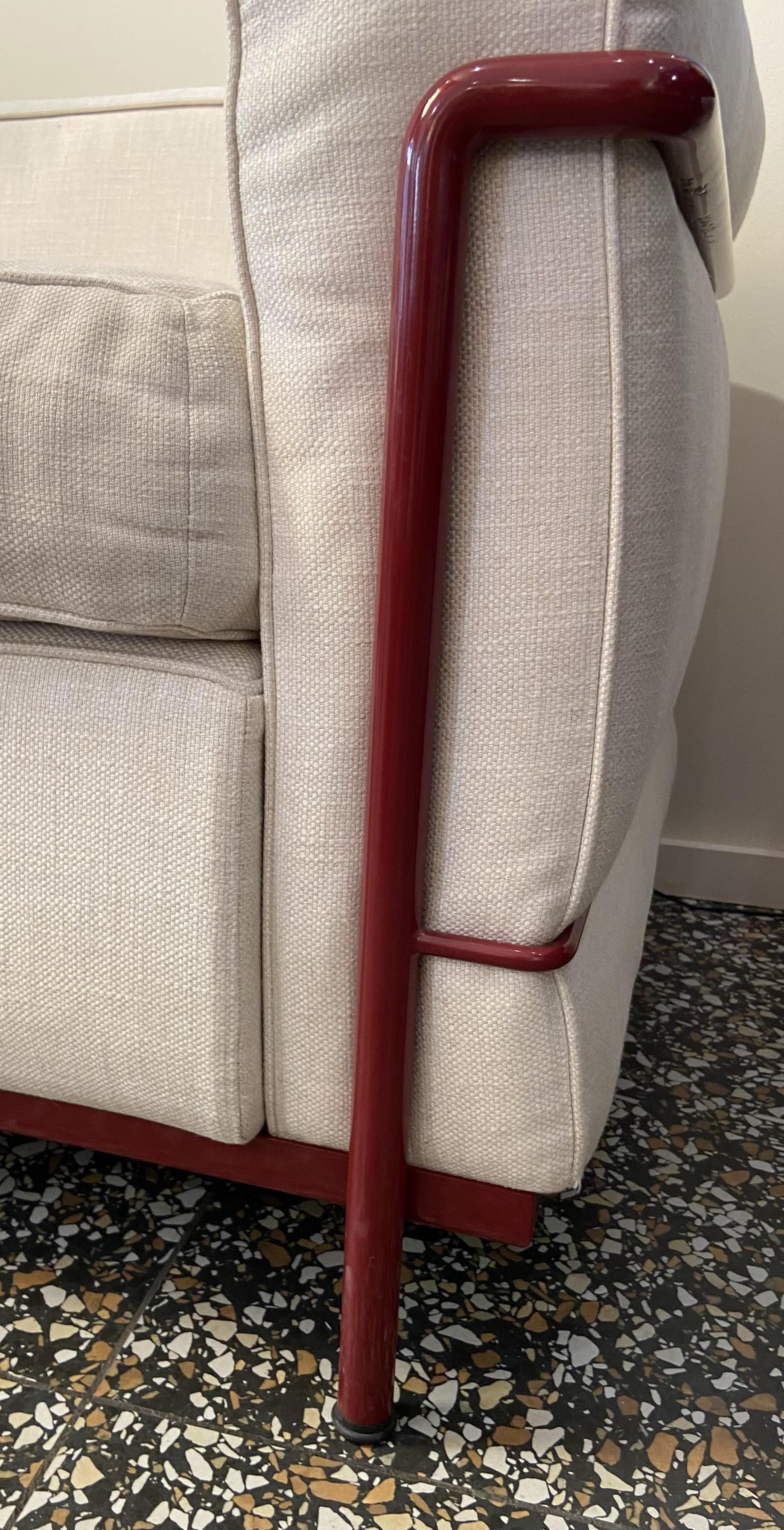 Pair of LC2 armchairs designed by Le Corbusier for Cassina, Circa 1970 In Good Condition In Renens, CH