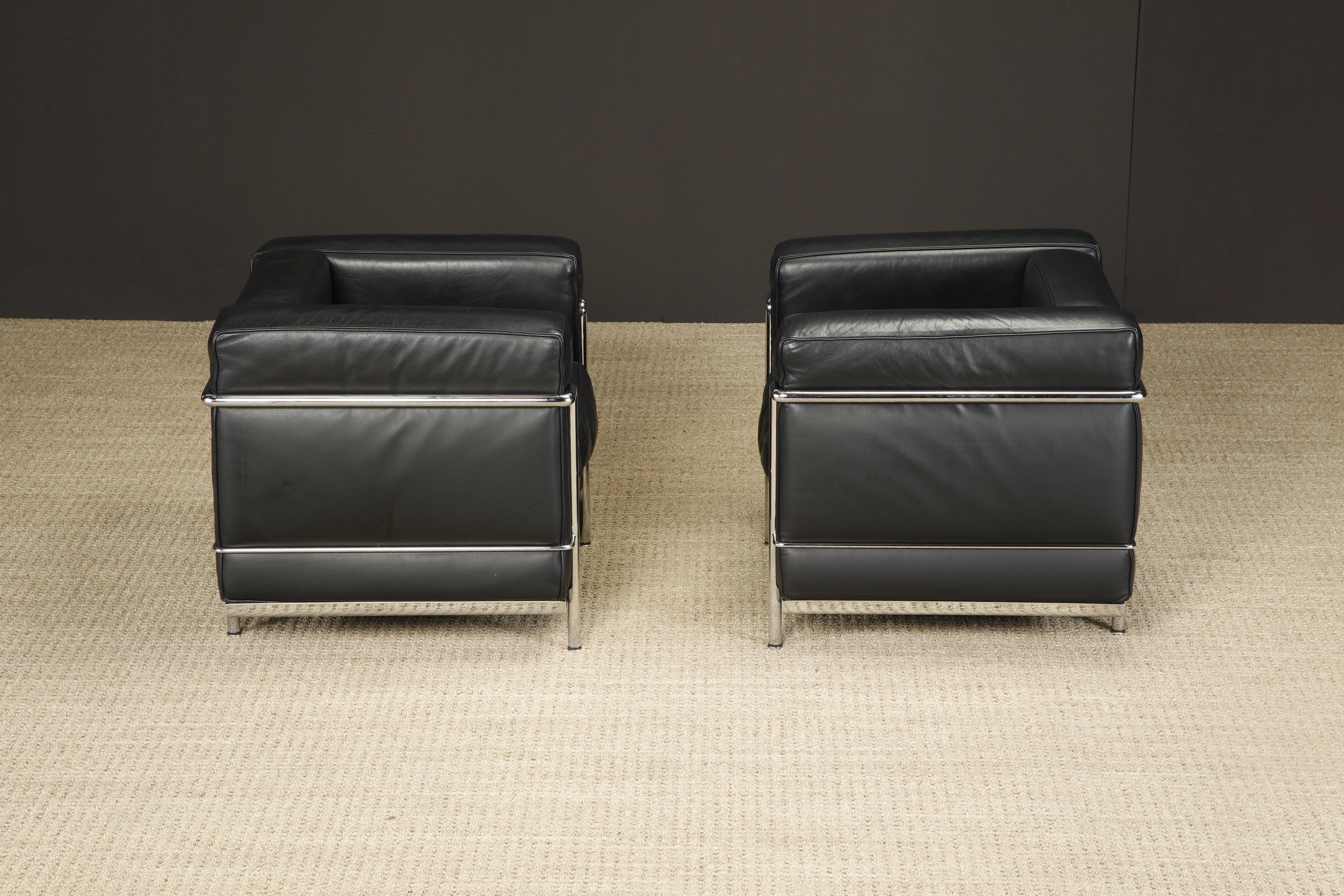 Pair of 'Lc2' Black Leather Club Chairs by Le Corbusier for Cassina, Signed In Good Condition In Los Angeles, CA