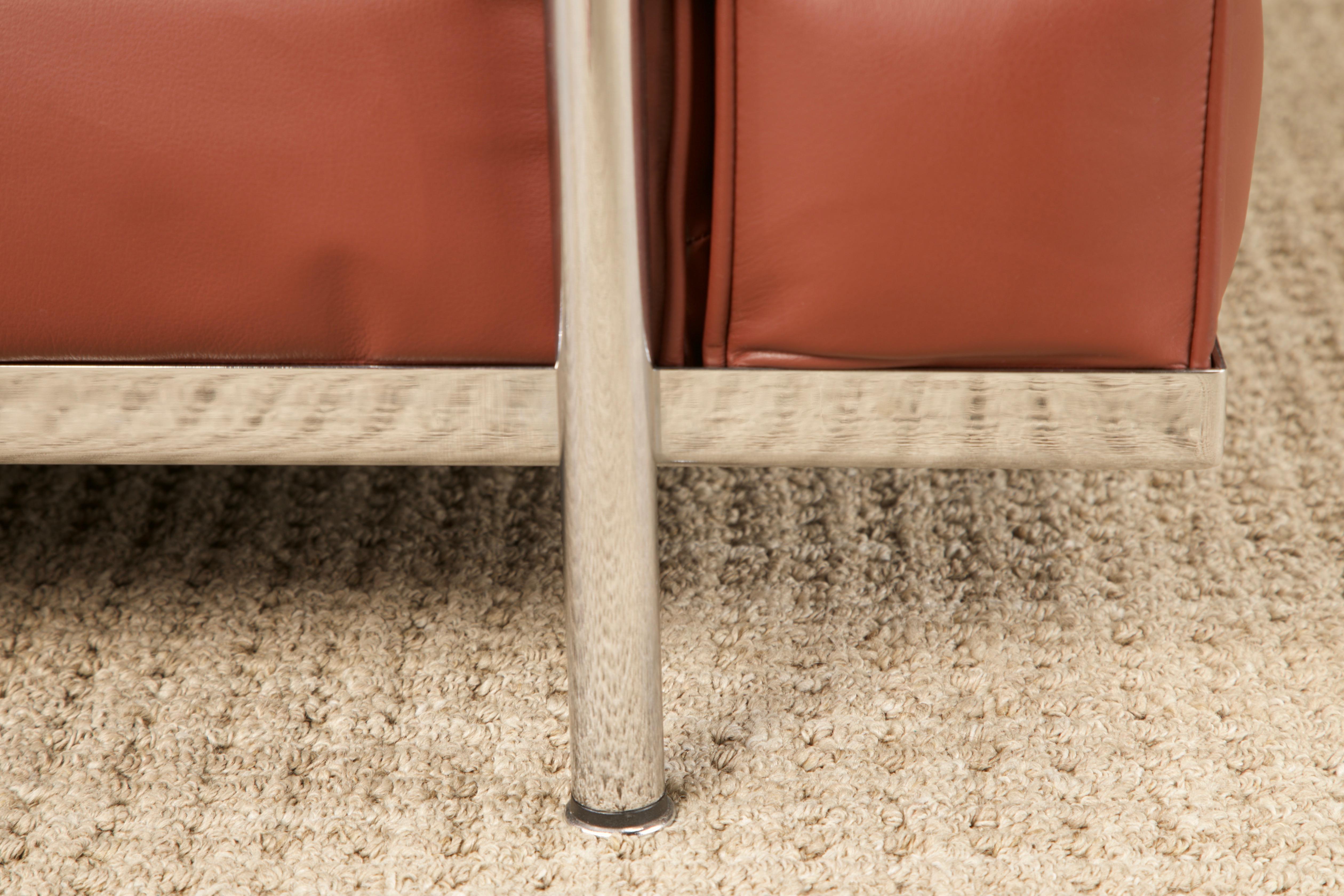 Coppia di poltrone club in pelle 'LC2' di Le Corbusier per Cassina, anni '70 circa, Firmate in vendita 10