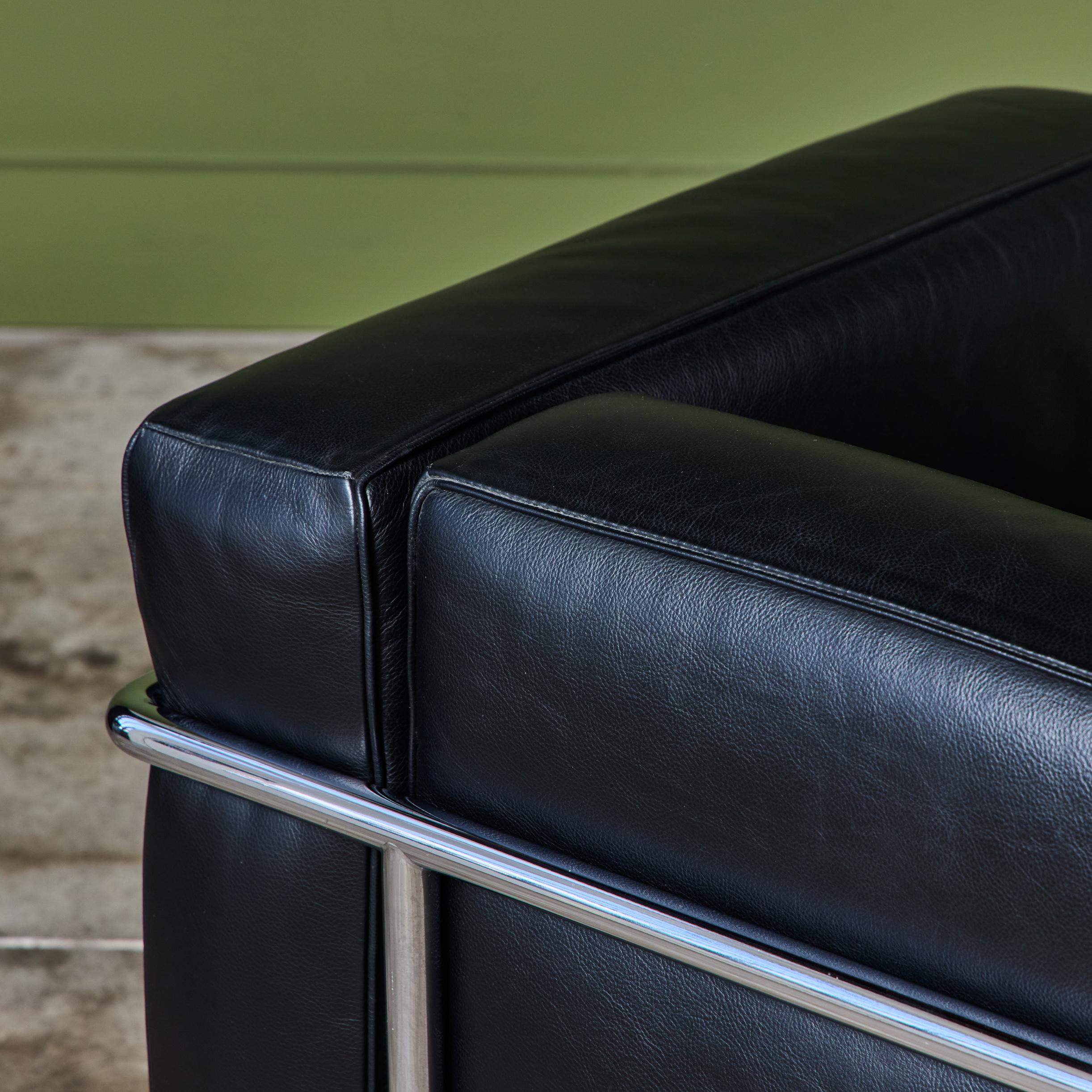 Pair of LC2 Lounge Chairs by Le Corbusier for Cassina For Sale 6