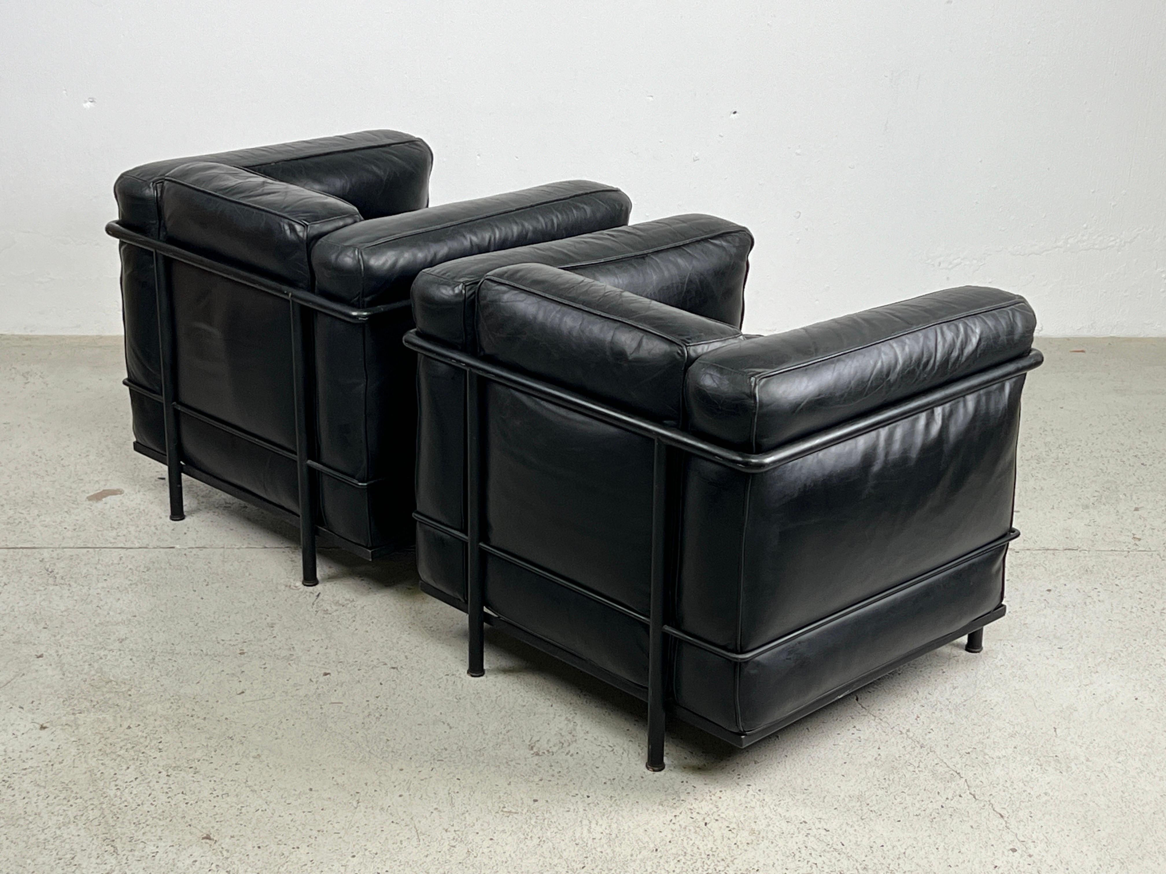 Paire de chaises longues LC2 de Le Corbusier pour Cassina en vente 6