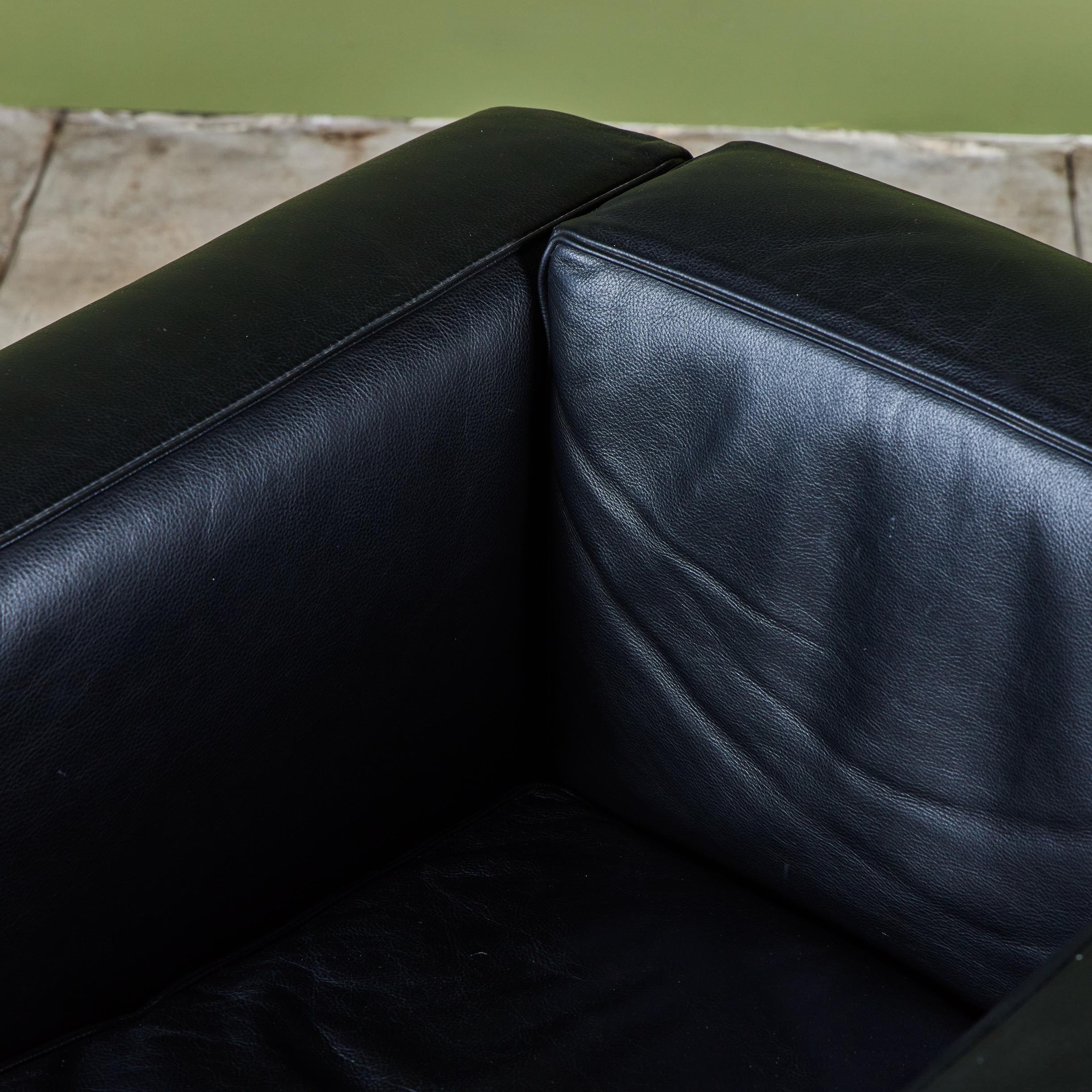 Pair of LC2 Lounge Chairs by Le Corbusier for Cassina For Sale 13