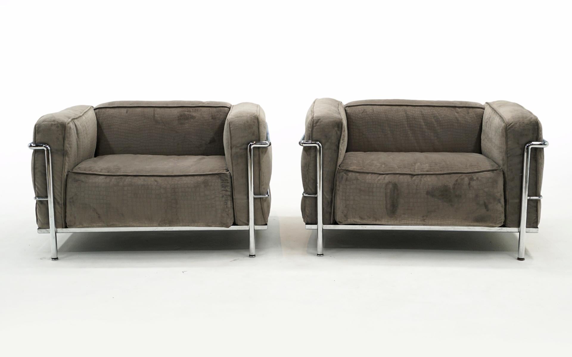 Bauhaus Pair of LC3 Grand Confort Lounge Chairs by Le Corbusier for Cassina, Signed