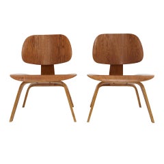 Mid Century Pair of LCW Chairs by Charles and Ray Eames for Evans, 1940s