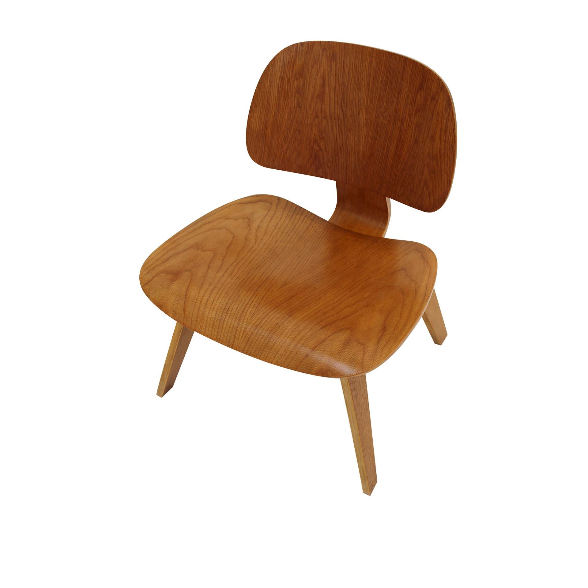 Pareja de sillas LCW de Charles and Ray Eames para Evans, década de 1940 mediados del siglo XX en venta