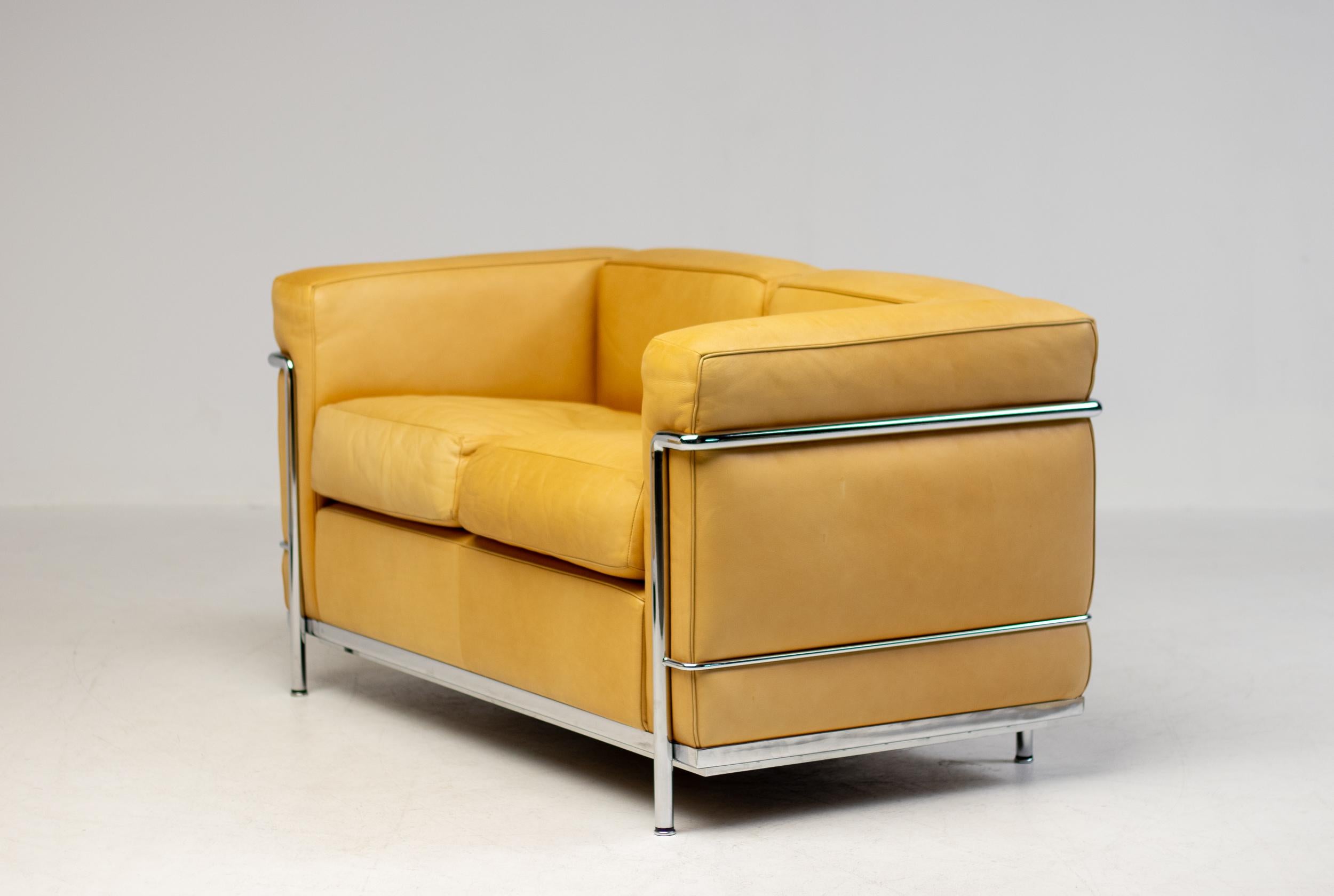 Mid-Century Modern Pair of Le Corbusier LC2 3-Seater Sofa by Cassina in Natural Leather