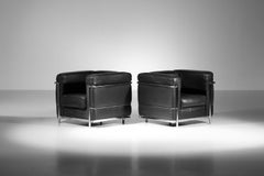 Paire de fauteuils noirs Le Corbusier LC2 édition italienne des années 70