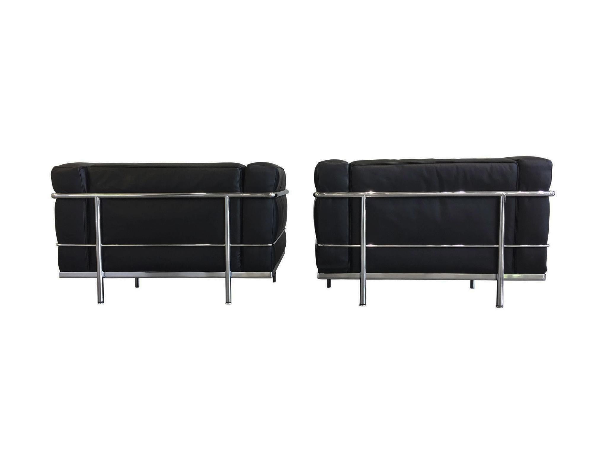 Pair of Le Corbusier LC3 Black Leather Club Chairs by Cassina In Good Condition In New York, NY