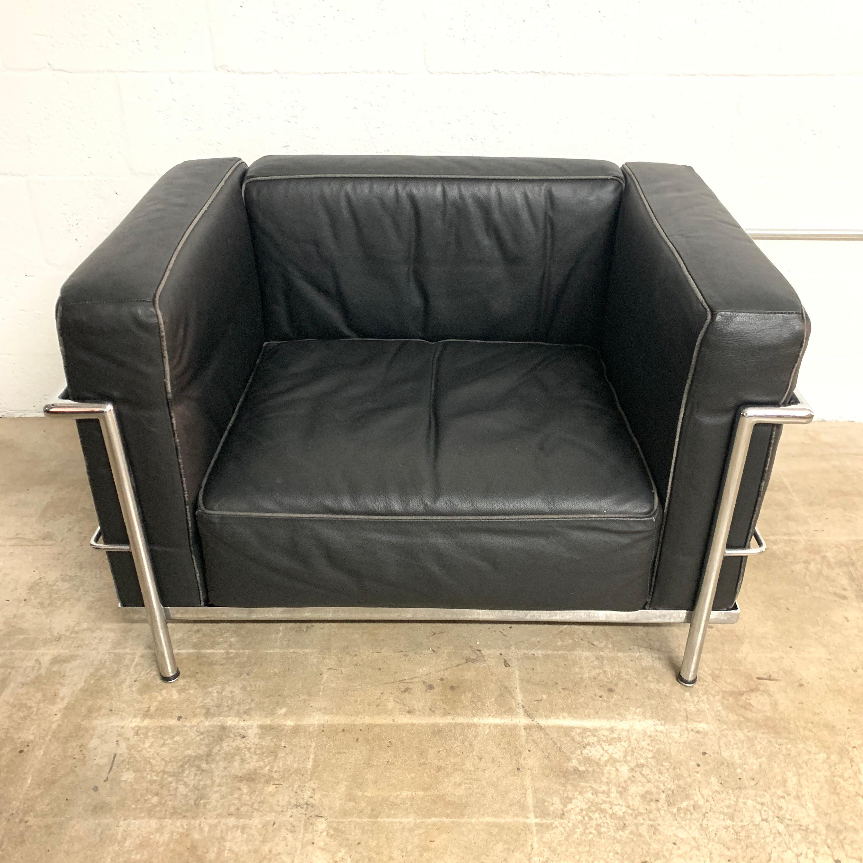 Pair of Le Corbusier LC3 Grand Confort Chairs Black and Chrome 1