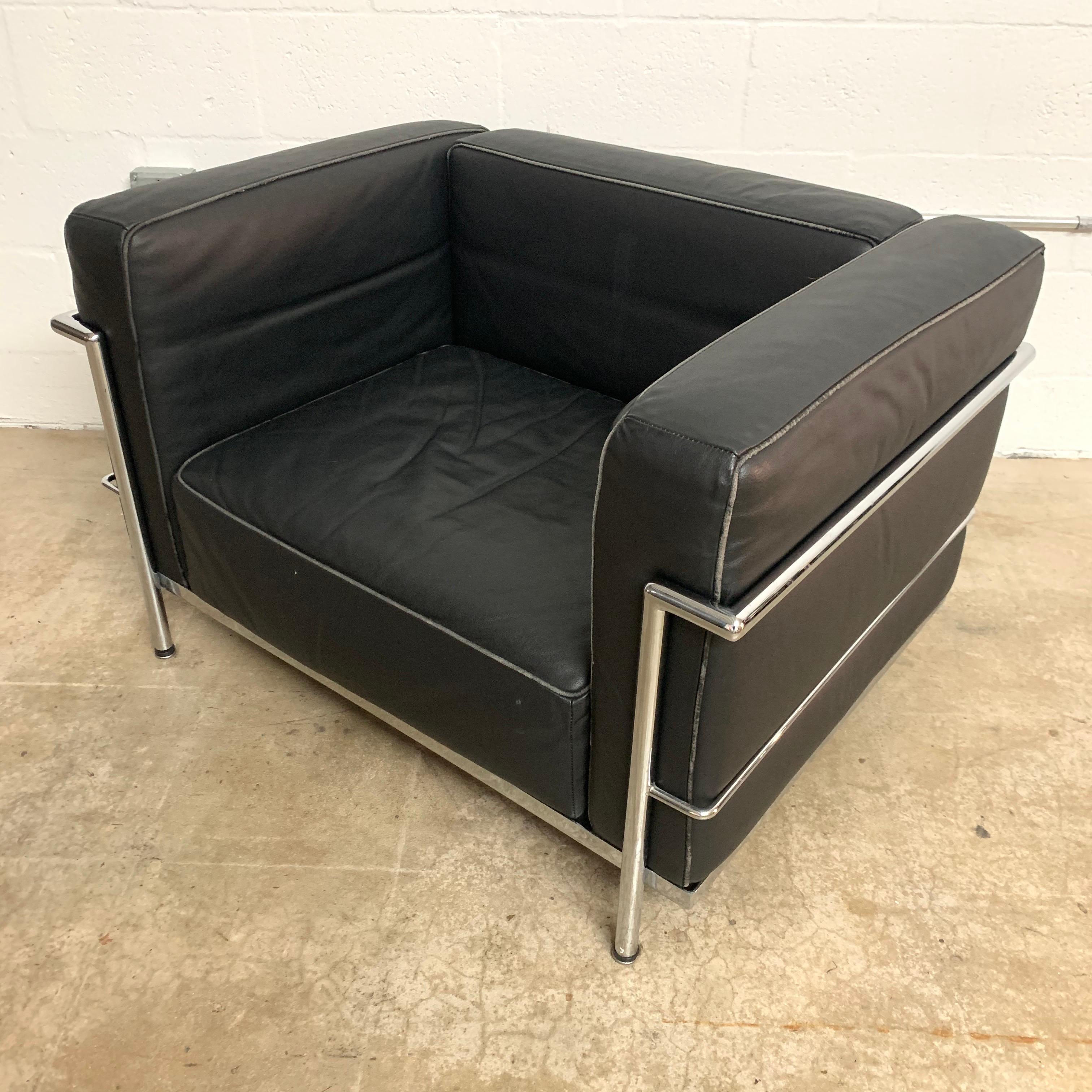 Pair of Le Corbusier LC3 Grand Confort Chairs Black and Chrome 2