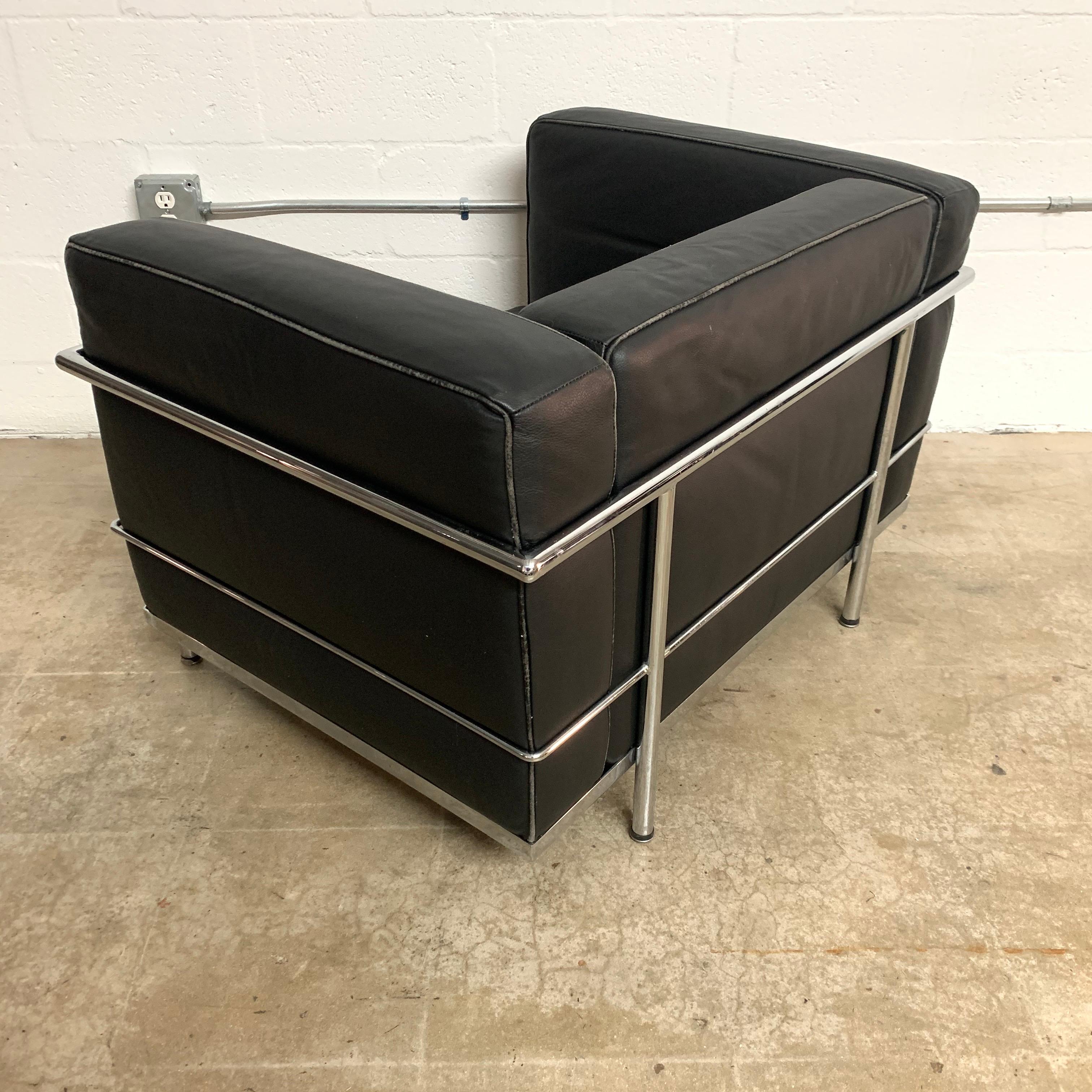 Pair of Le Corbusier LC3 Grand Confort Chairs Black and Chrome 4