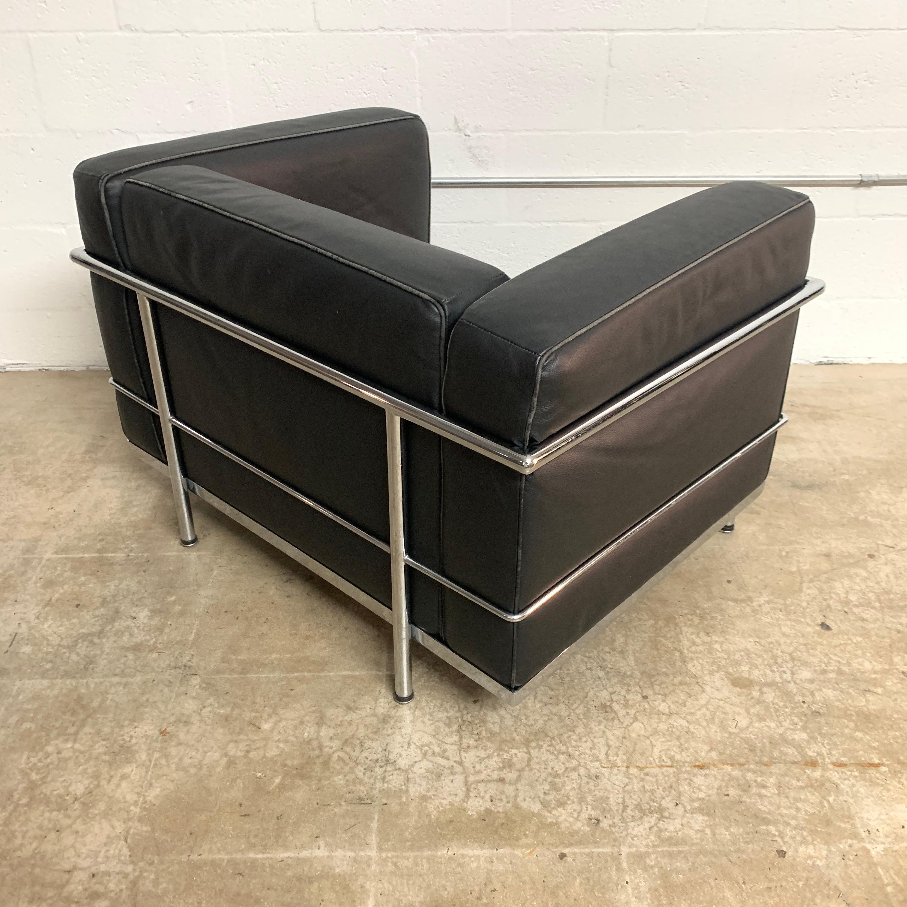 Pair of Le Corbusier LC3 Grand Confort Chairs Black and Chrome 6