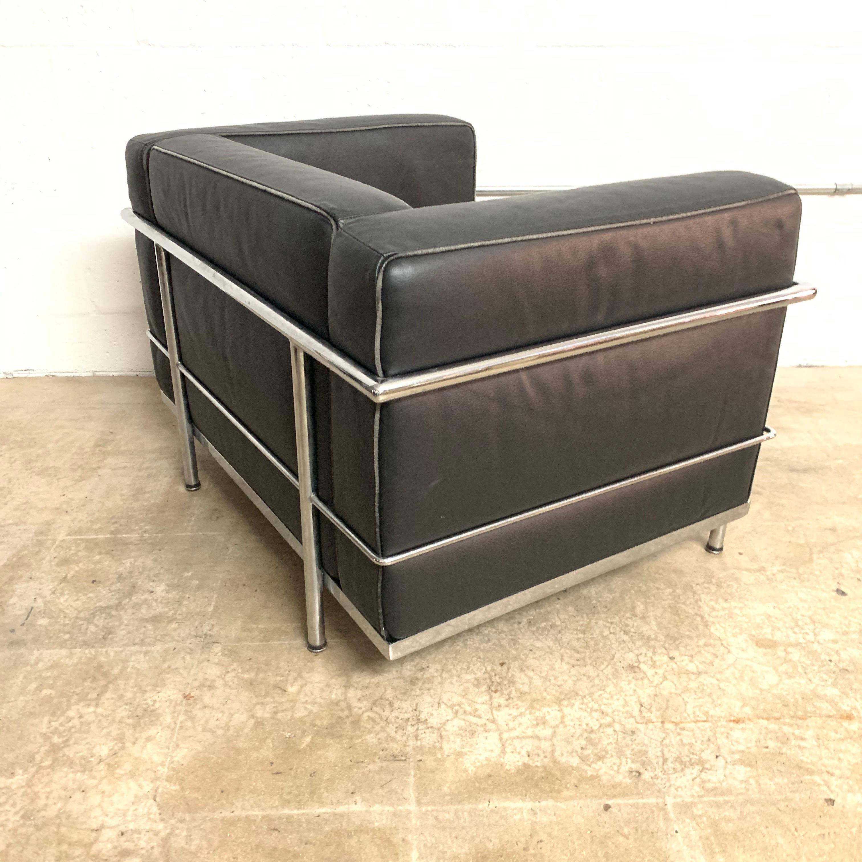 Mid-Century Modern Pair of Le Corbusier LC3 Grand Confort Chairs Black and Chrome