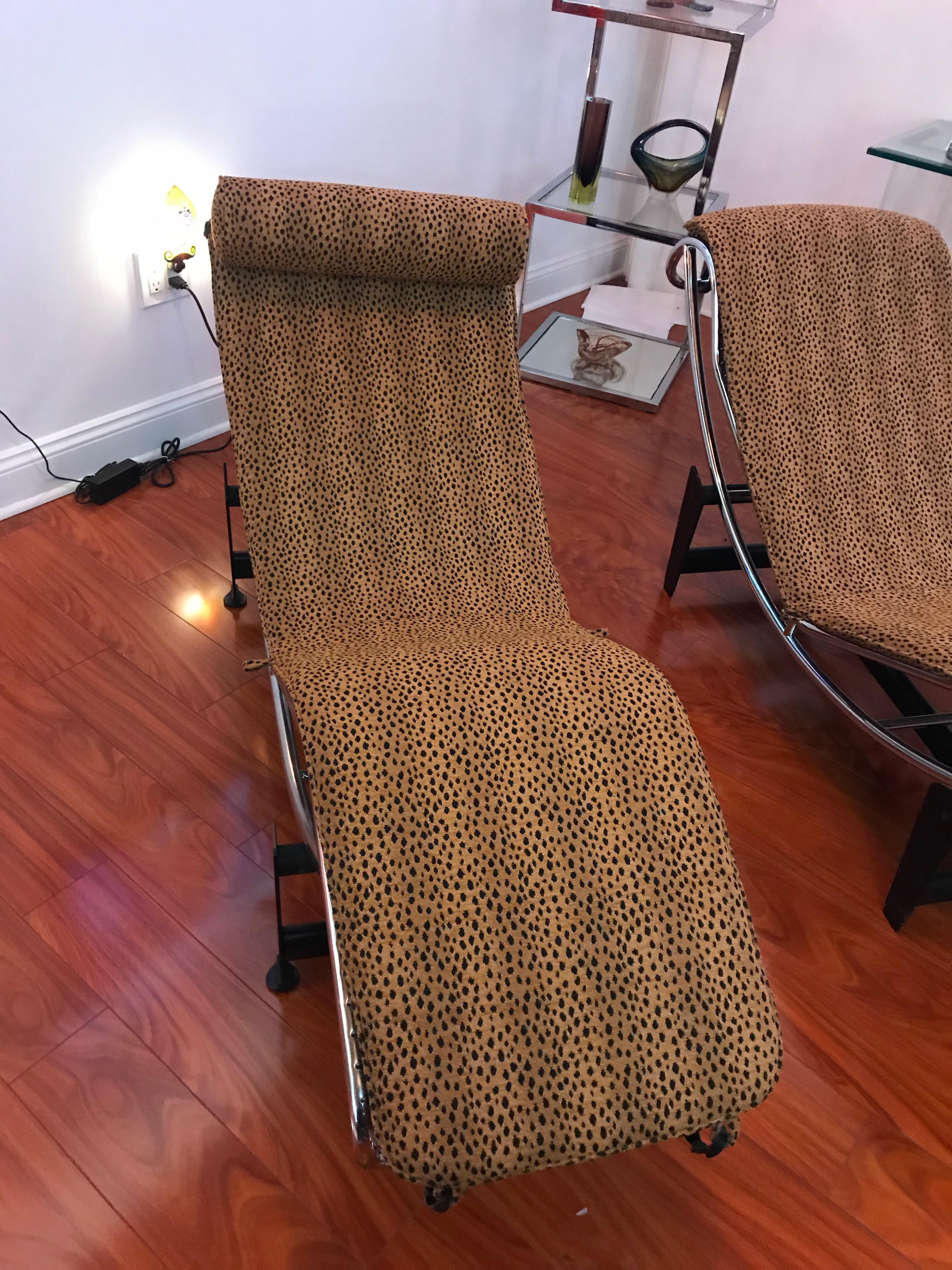Pair of Le Corbusier LC4 Style Leopard Print and Chrome Lounge Chair In Good Condition For Sale In North Bergen, NJ