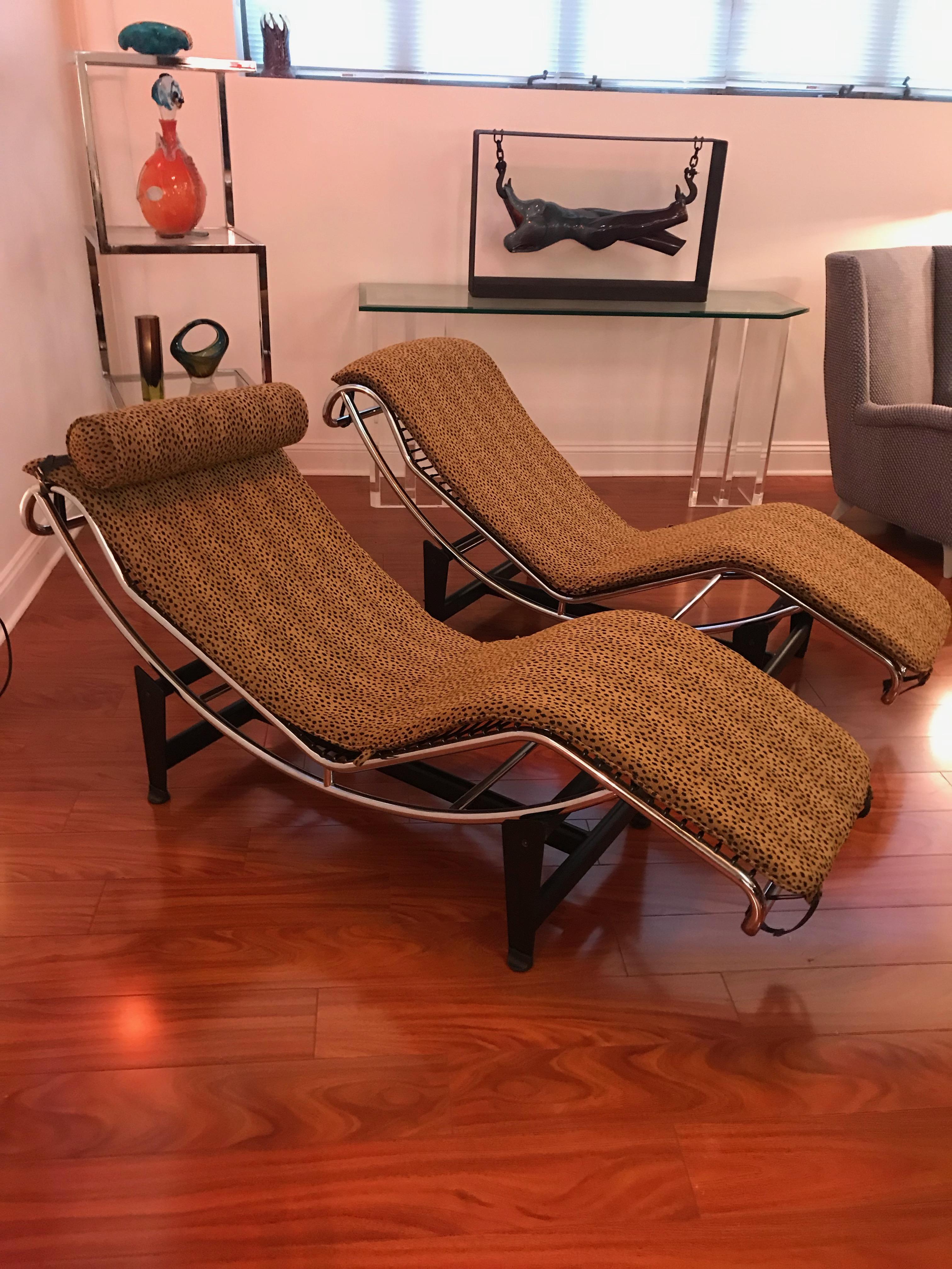 Late 20th Century Pair of Le Corbusier LC4 Style Leopard Print and Chrome Lounge Chair For Sale
