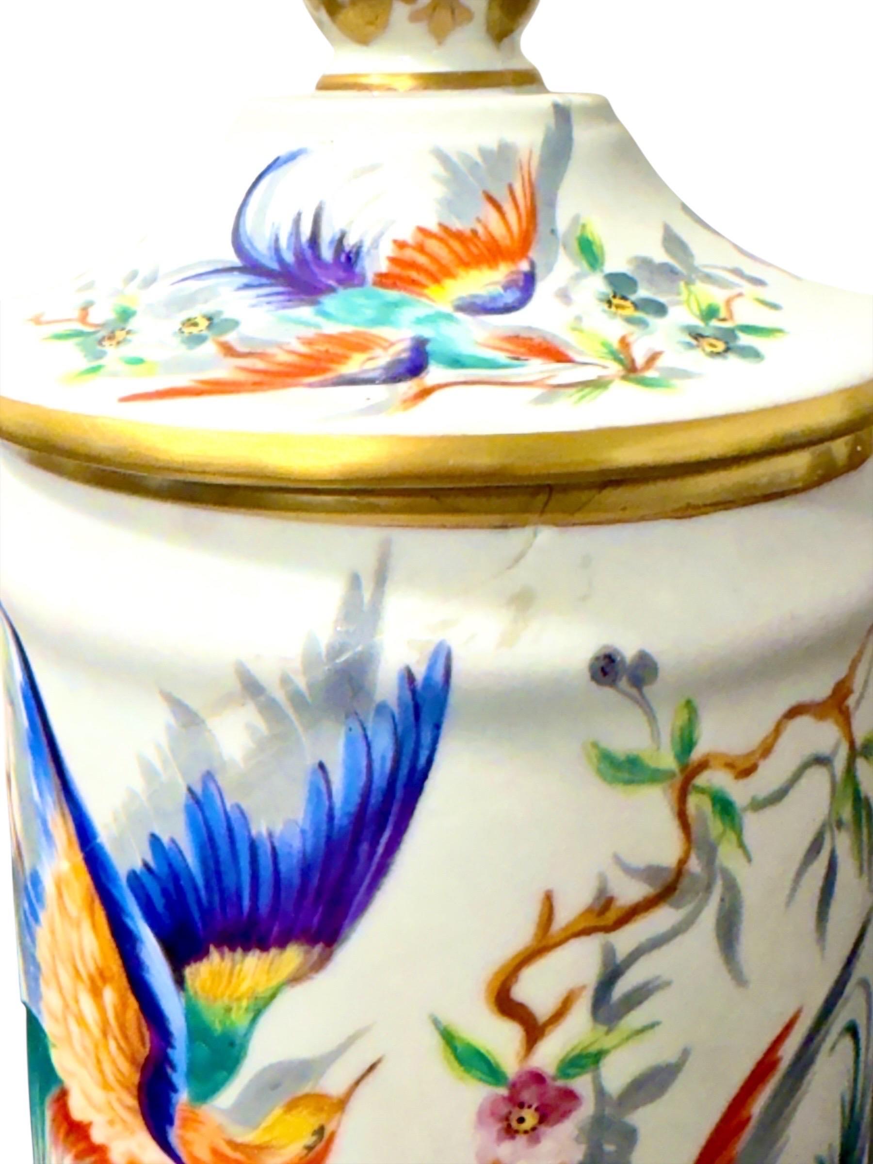 Paire de pots d'apothicaire Le Tallec Paris, oiseaux peints à la main et dorés en vente 6