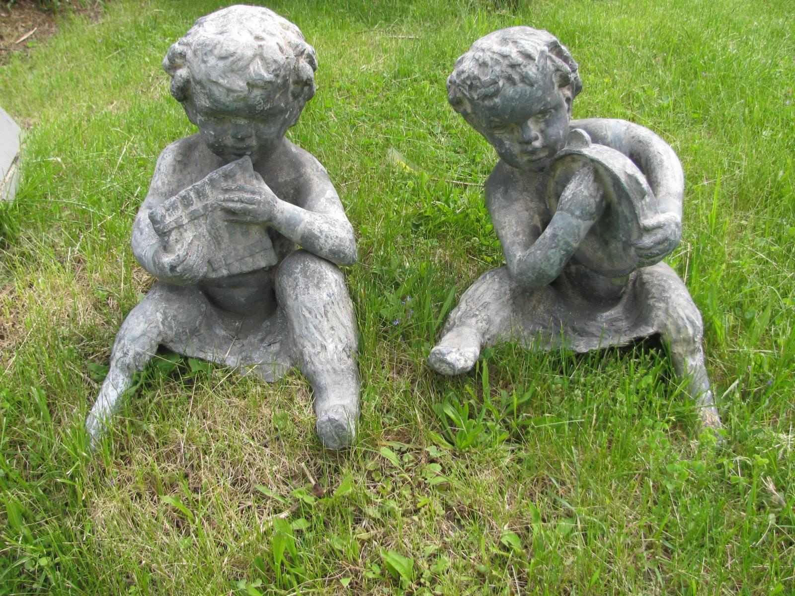 American Pair of Early 20th Century Lead Zinc Garden Figures For Sale