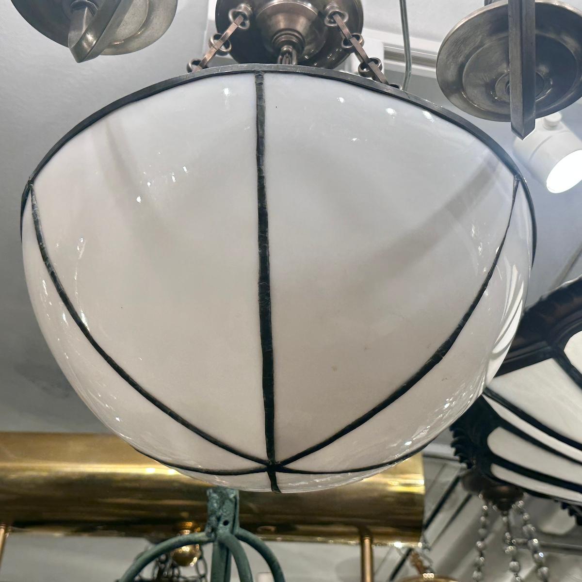 Metà XX secolo Coppia di lampade in vetro piombato, vendute singolarmente in vendita