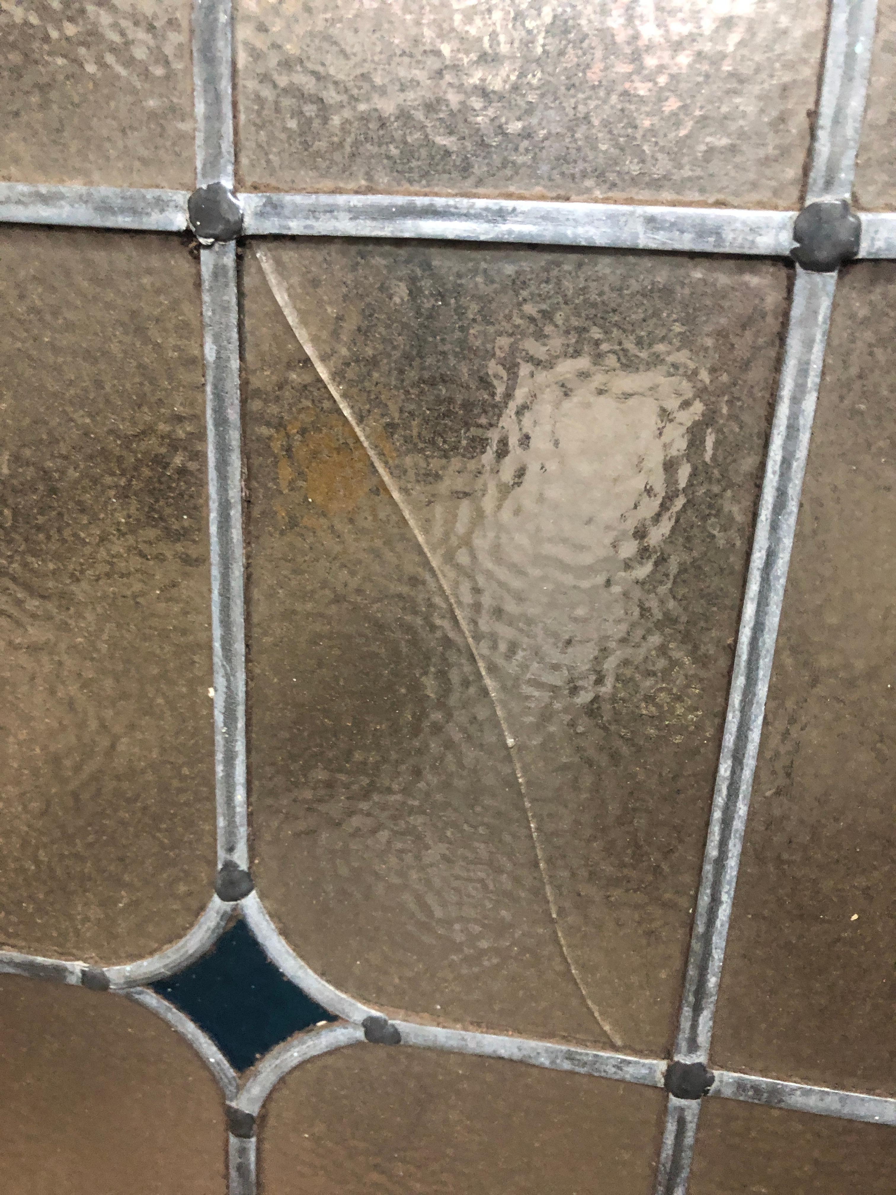 Pareja de ventanas de vidrio emplomado 22