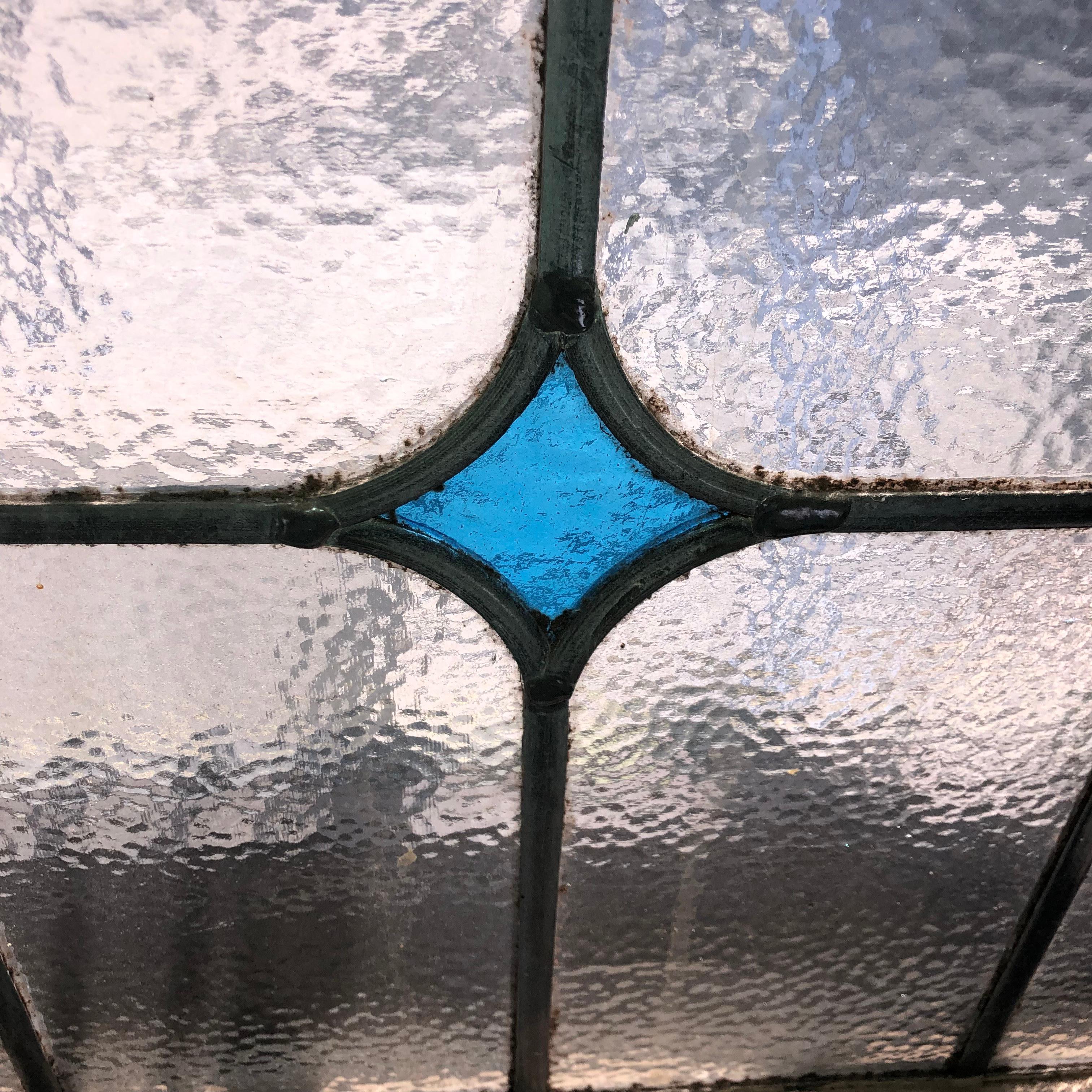 Pareja de ventanas de vidrio emplomado 22