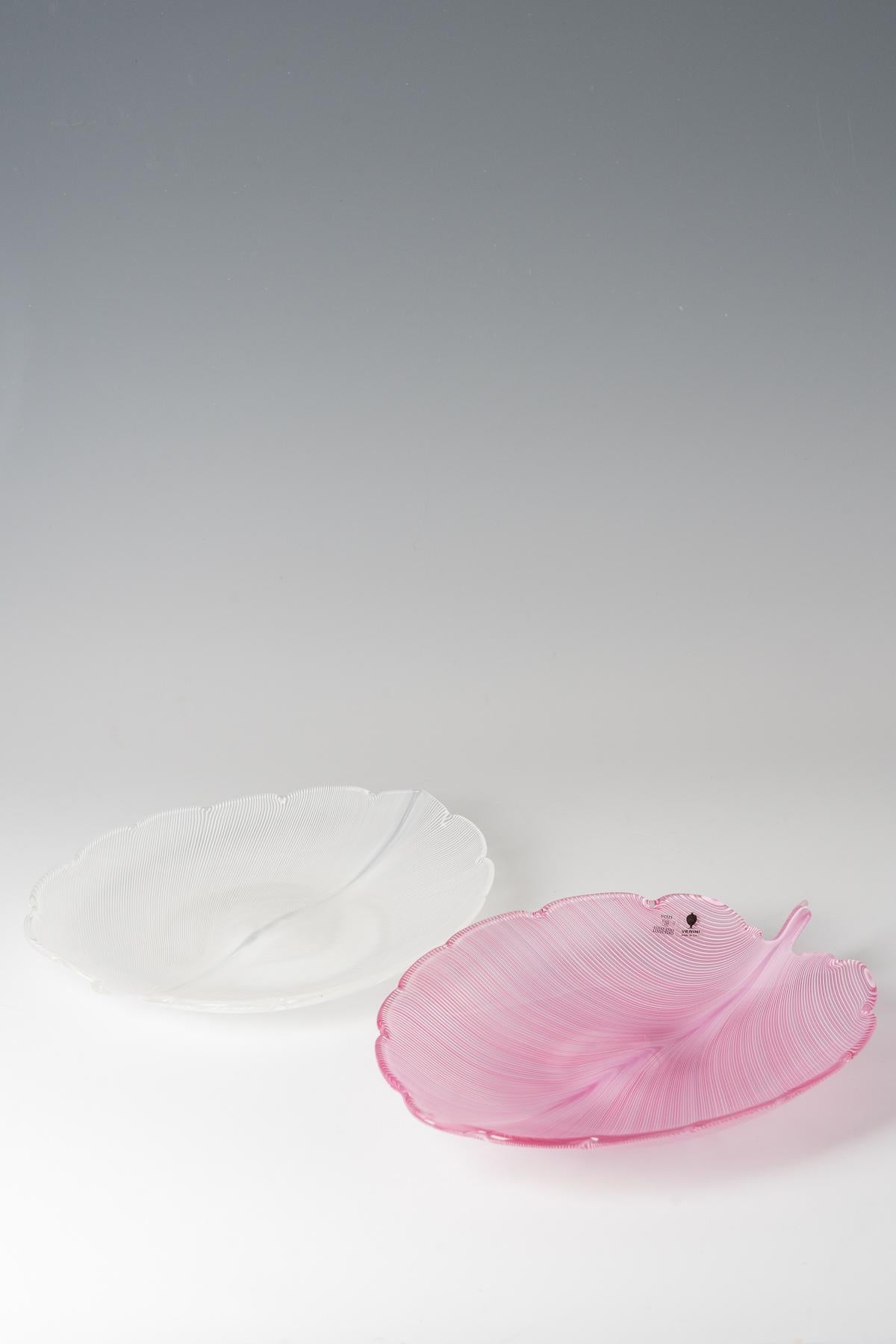 Late 20th Century Pair of leaf dishes Venini & C., Murano, designed by Tyra Lundgren For Sale