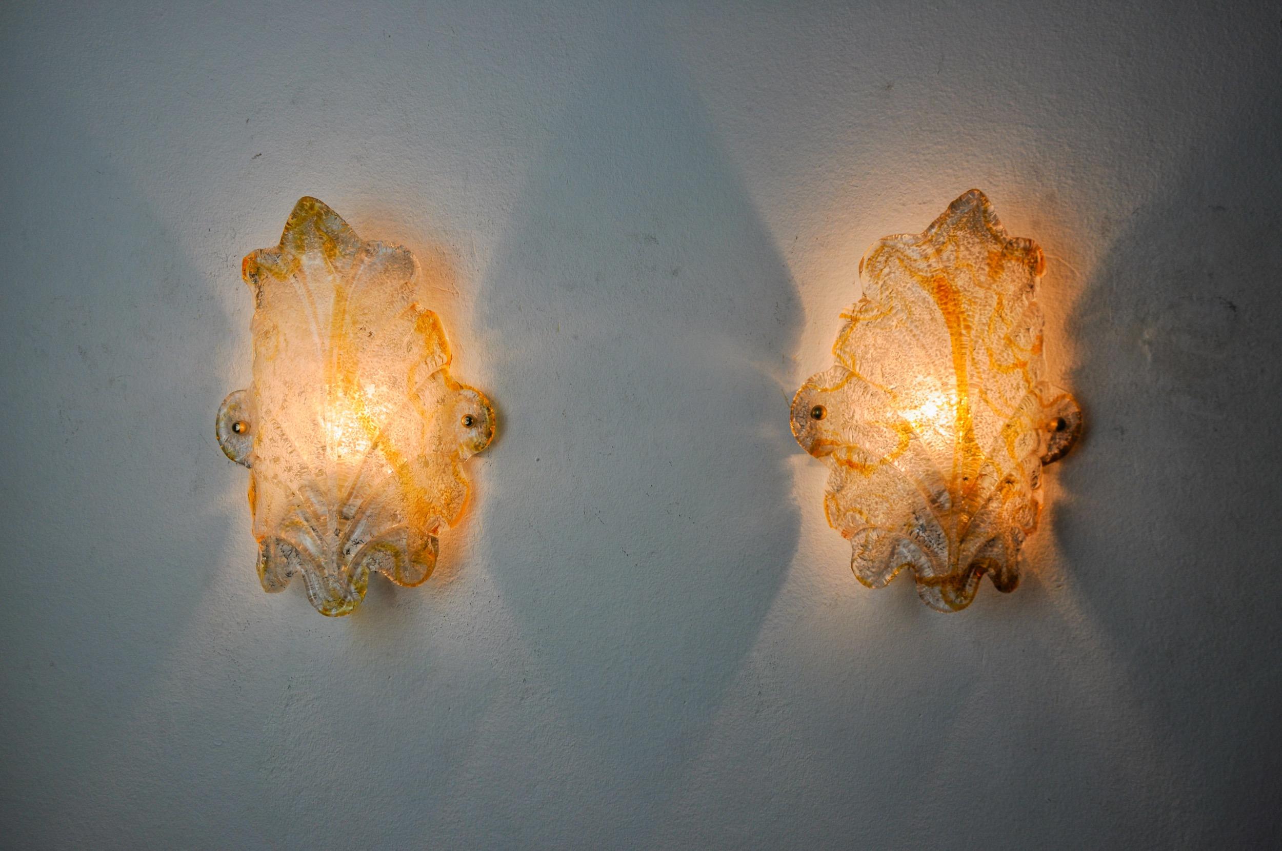 Pair of Leaf sconces by Murano Mazzega in orange frosted glass Italy 1970 In Good Condition For Sale In BARCELONA, ES