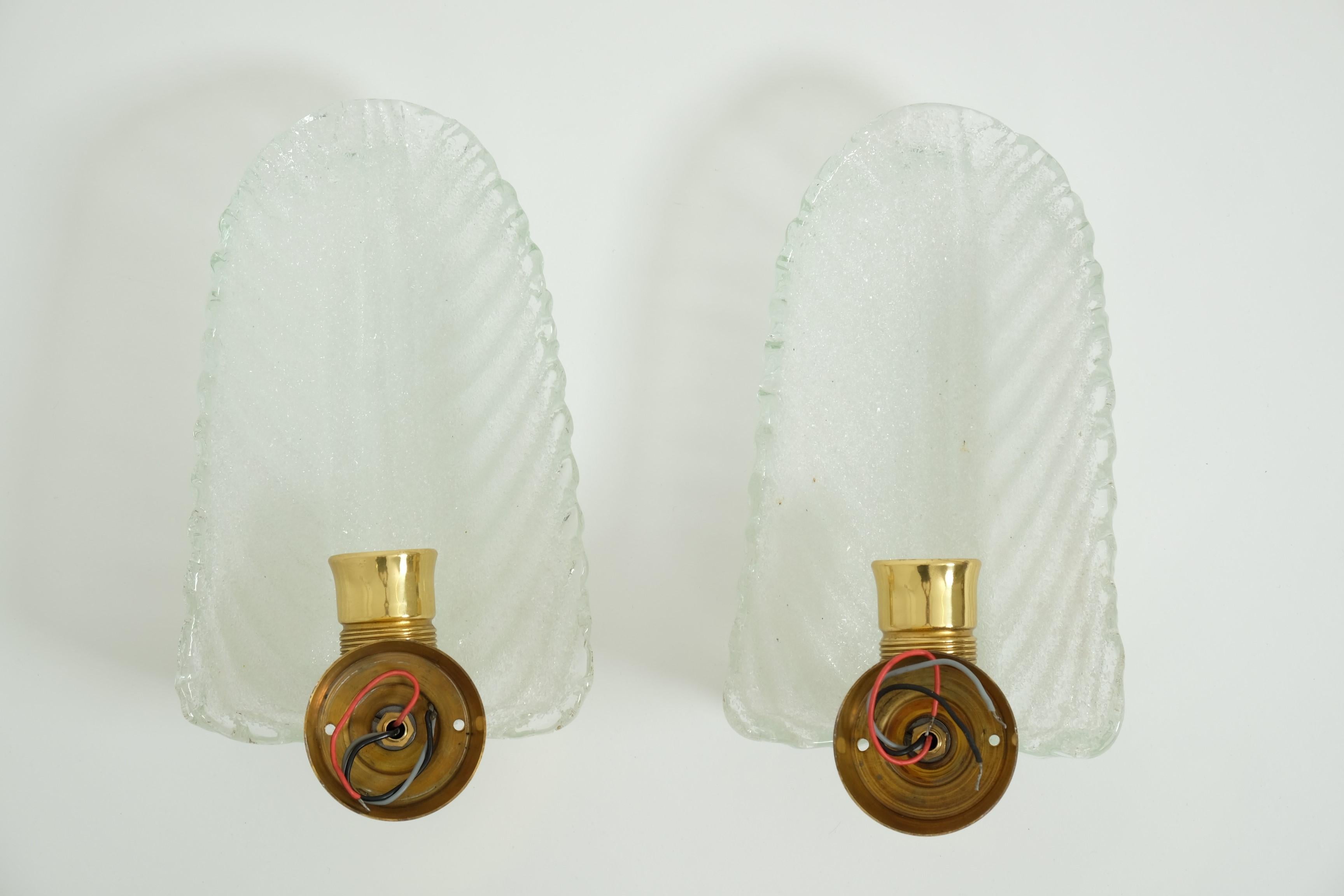Pareja de candelabros de hojas en cristal de Murano y latón de Barovier & Toso, Italia Años 60 en venta 9