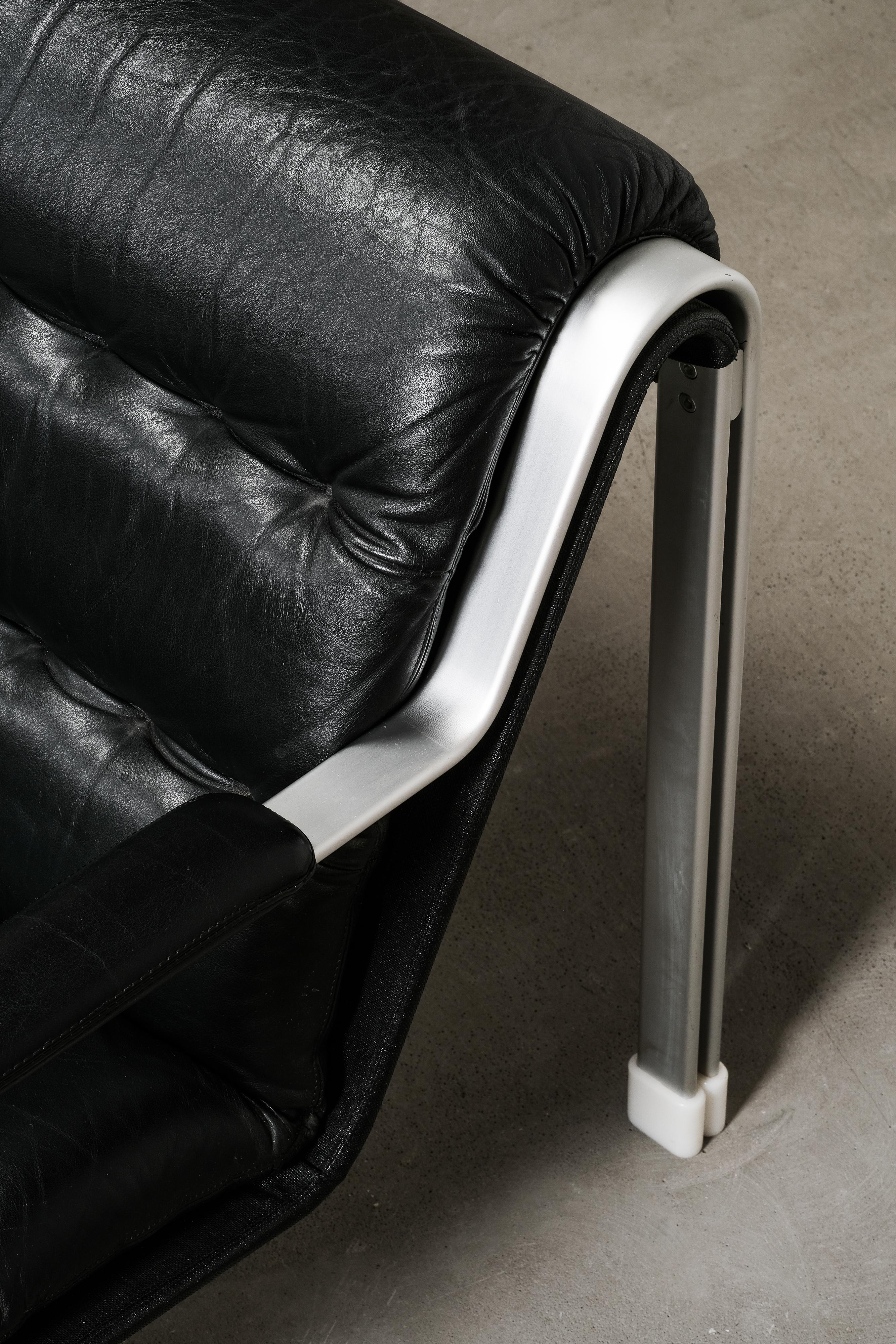 Aluminium Paire de chaises longues en cuir et aluminium, Suède, années 1970 en vente