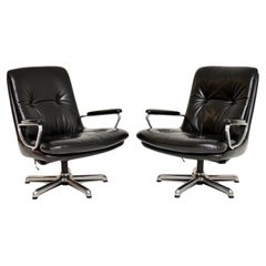 Paire de fauteuils en cuir et chrome par Andre Vandenbeuk pour Strassle
