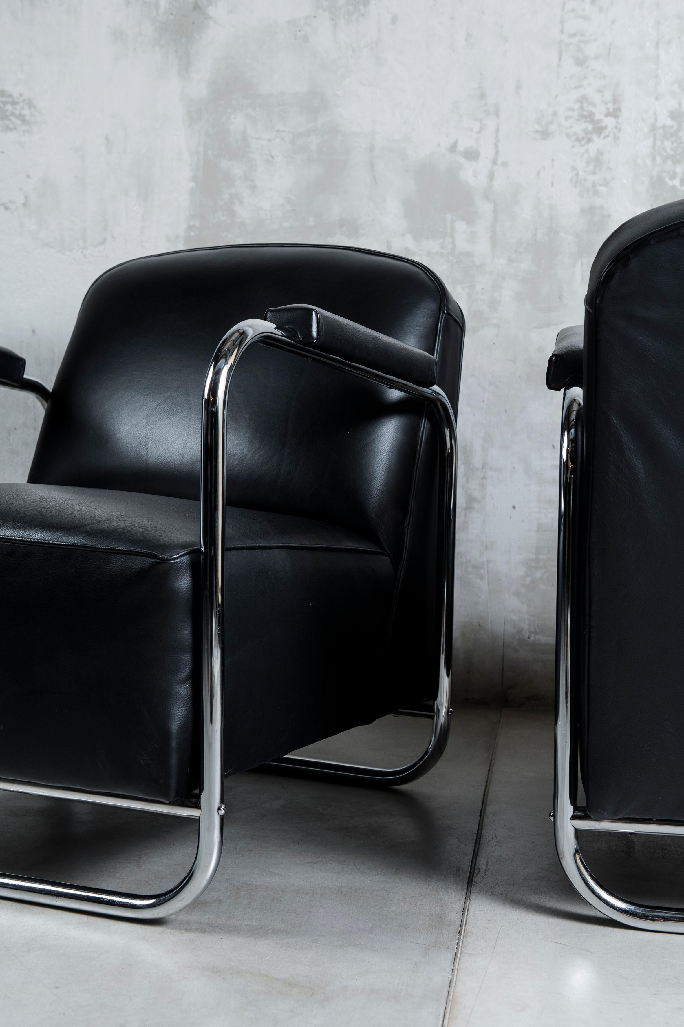 Mid-20th Century Pair of Leather and Chrome Armchairs, Midcentury, Germany, circa 1940 For Sale