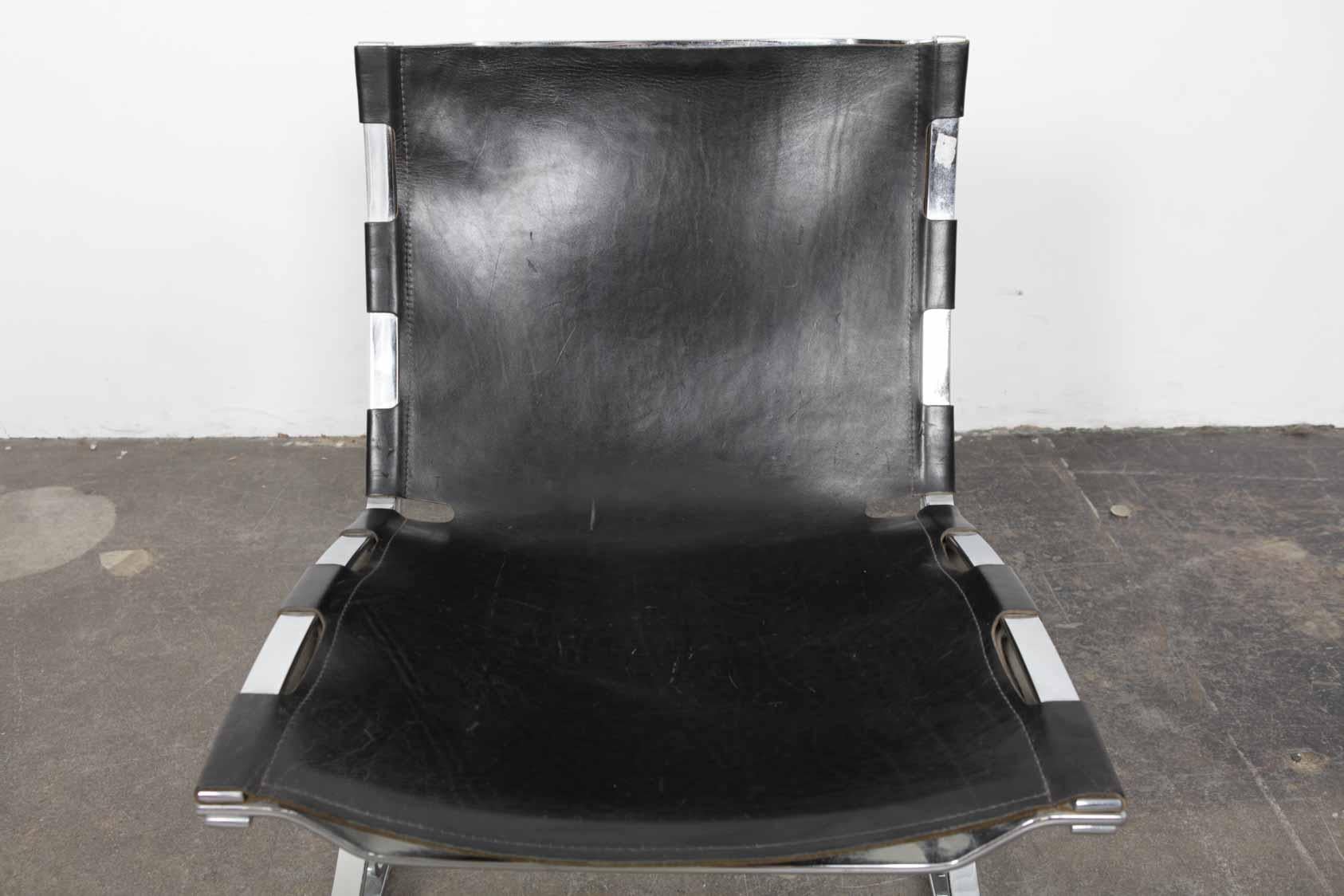 Paar entworfene Stühle aus Leder und Chrom des Architekten Meinhard Von Gerkan (Metall)