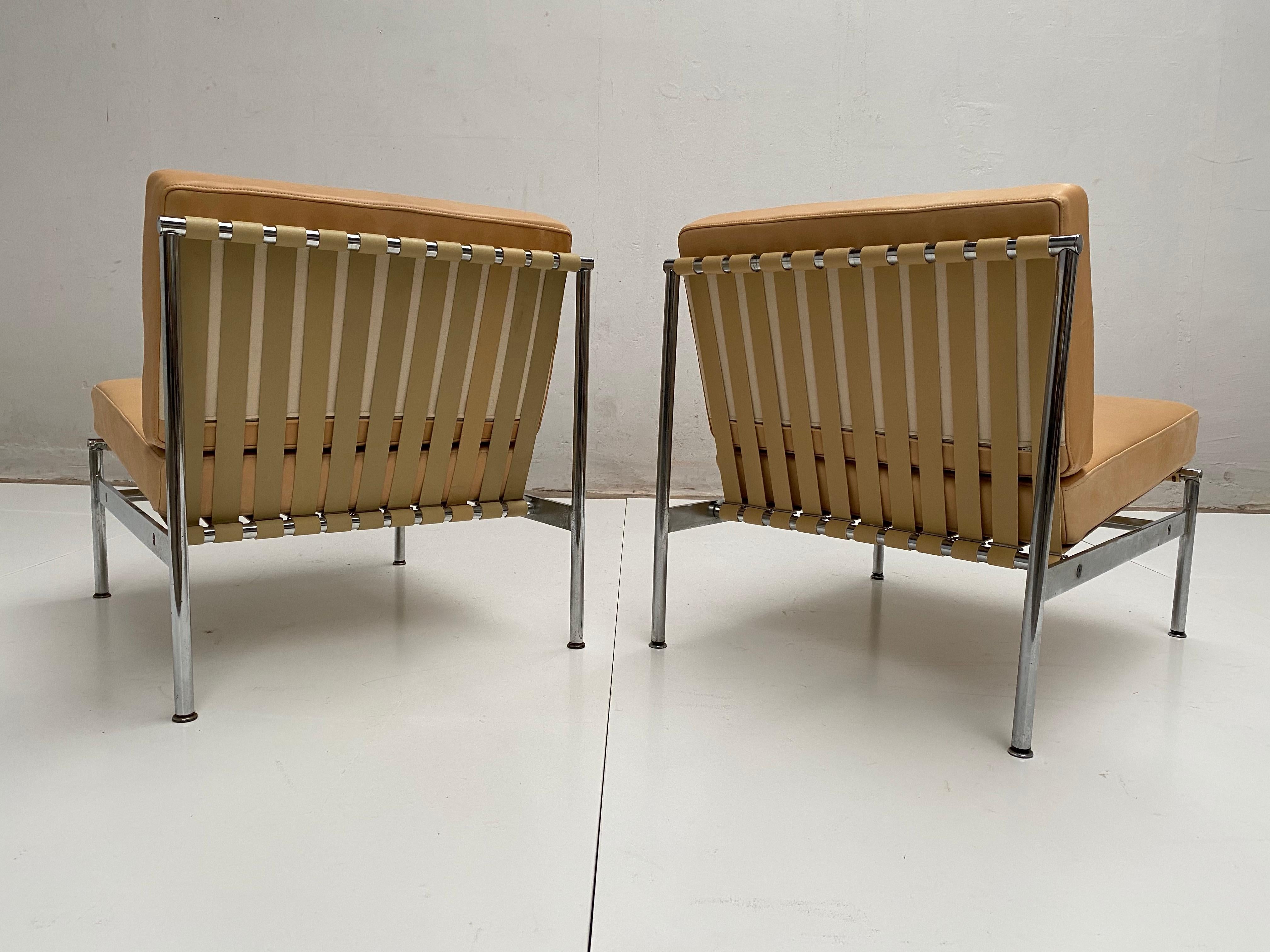 Mid-Century Modern Leather and Chrome Lounge Chairs in the Style of Florence Knoll, 1960s, Pair For Sale