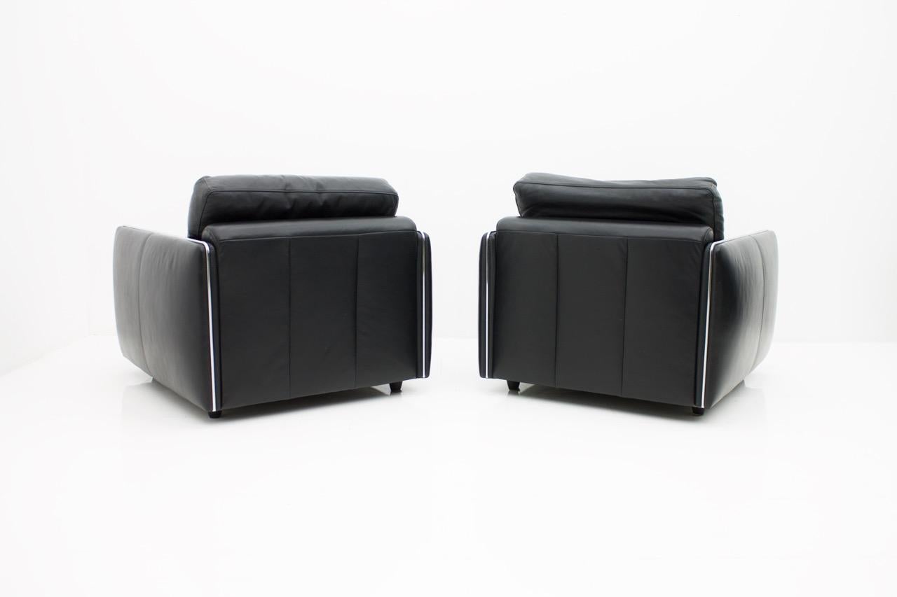 Steel Pair of Leather and Chrome Lounge Chairs, Italy, 1970s For Sale