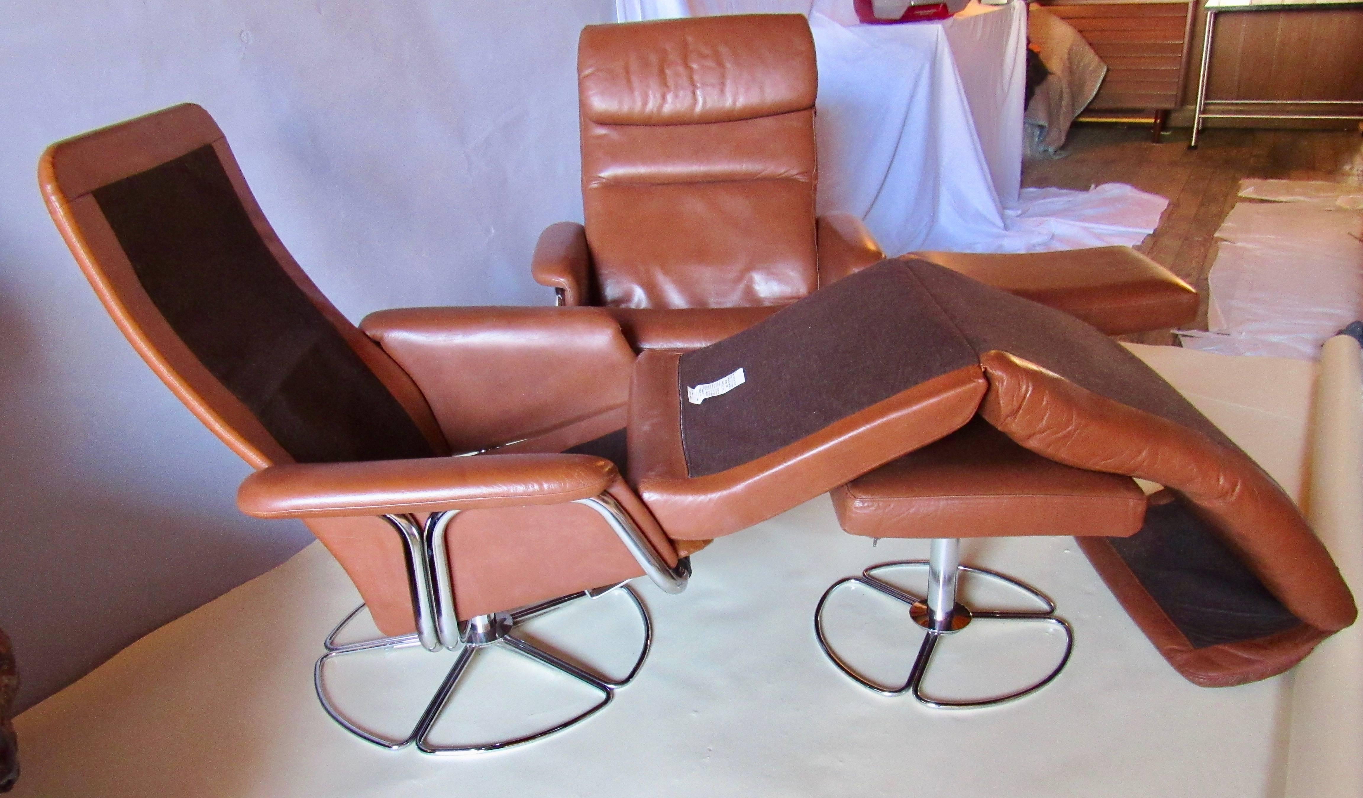 Scandinavian Modern Bruno Mathsson Pair of DUX  Chrome Swivel Lounge Chairs and Ottomans 1970s