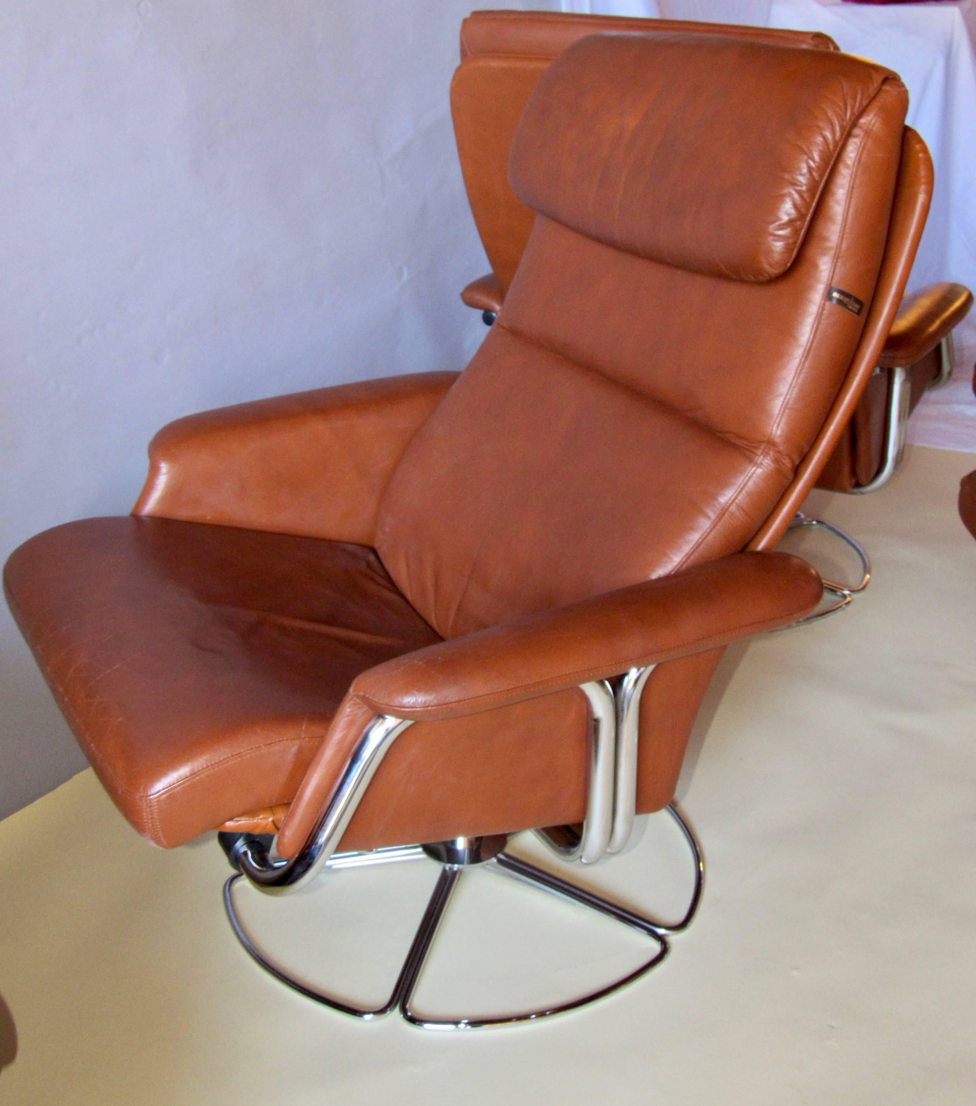 Hand-Crafted Bruno Mathsson Pair of DUX  Chrome Swivel Lounge Chairs and Ottomans 1970s