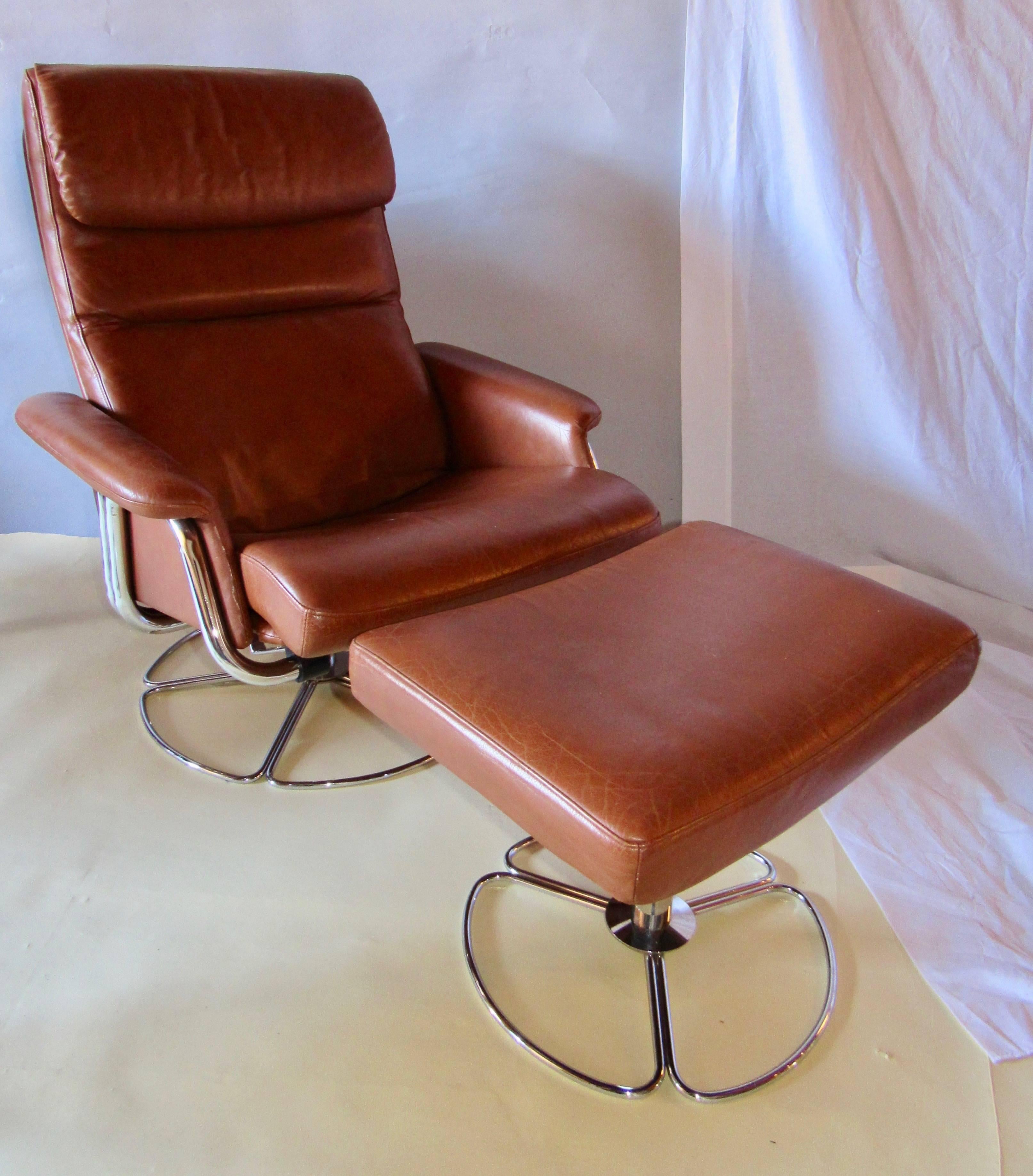 Late 20th Century Bruno Mathsson Pair of DUX  Chrome Swivel Lounge Chairs and Ottomans 1970s