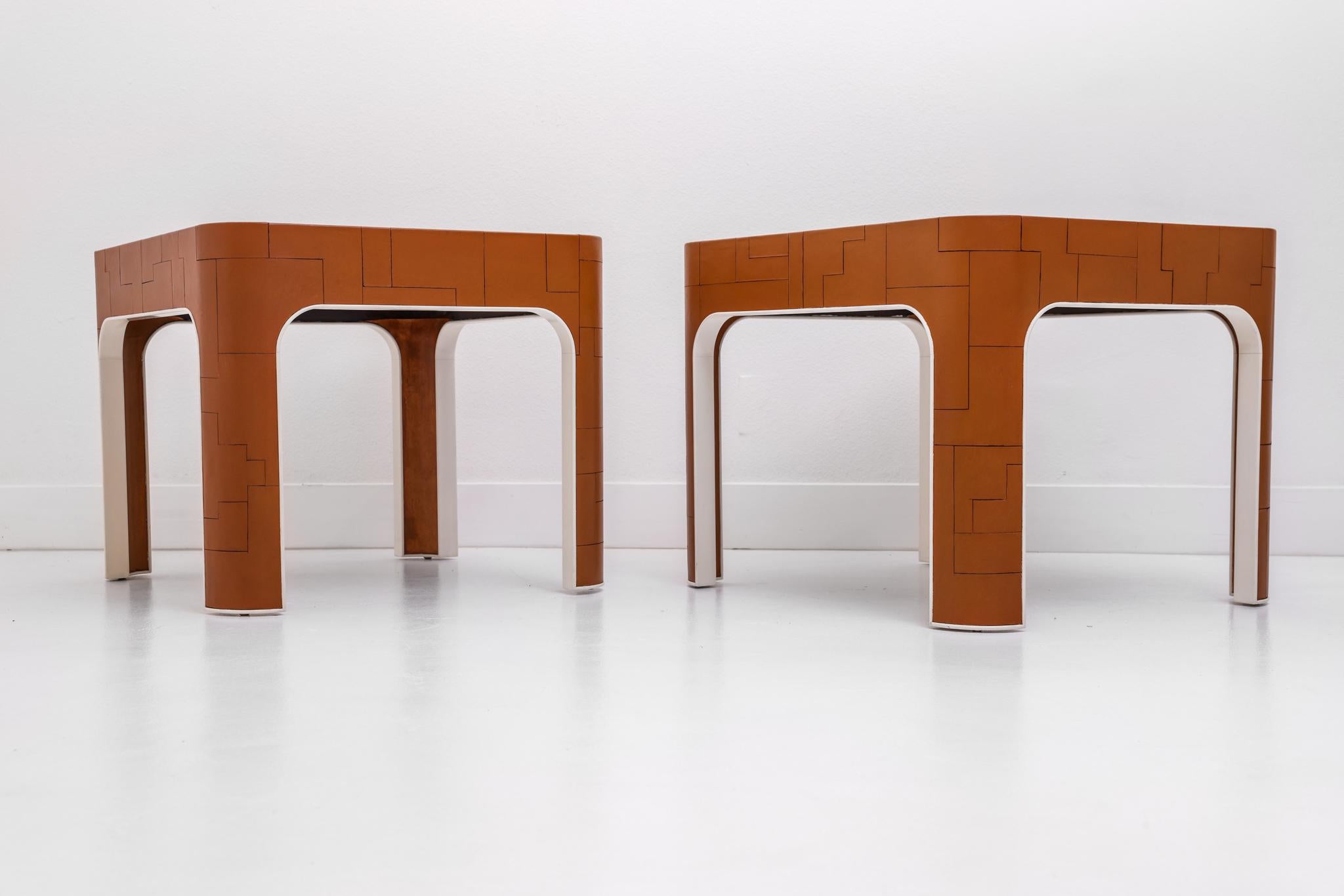 Mid-Century Modern Pair of Leather and Lacquered Side Tables by John Dickinson for Randolf & Hein
