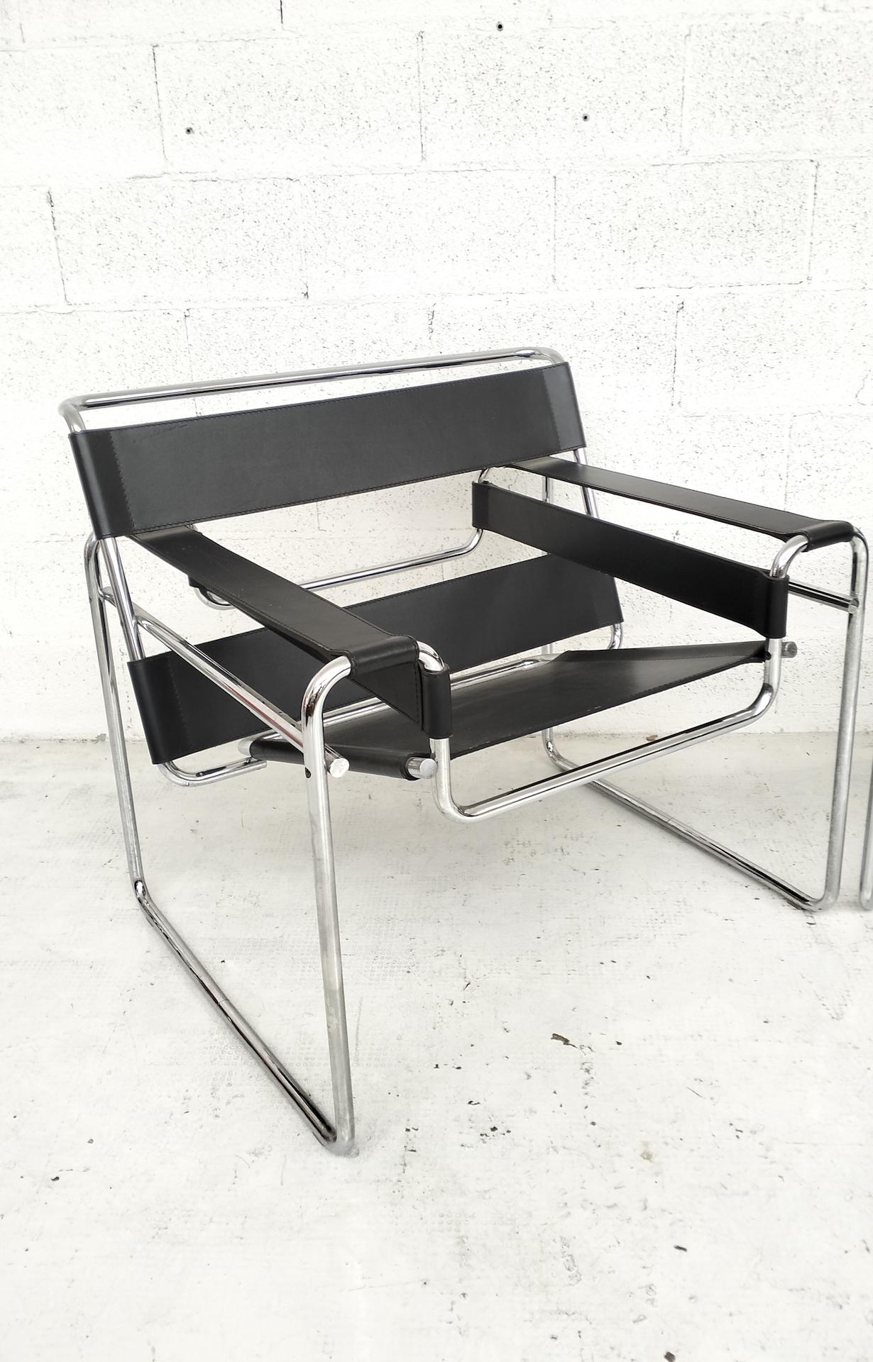 Pair of leather and metal Wassily armchairs by M. Breuer for Gavina  60's, 70's 4