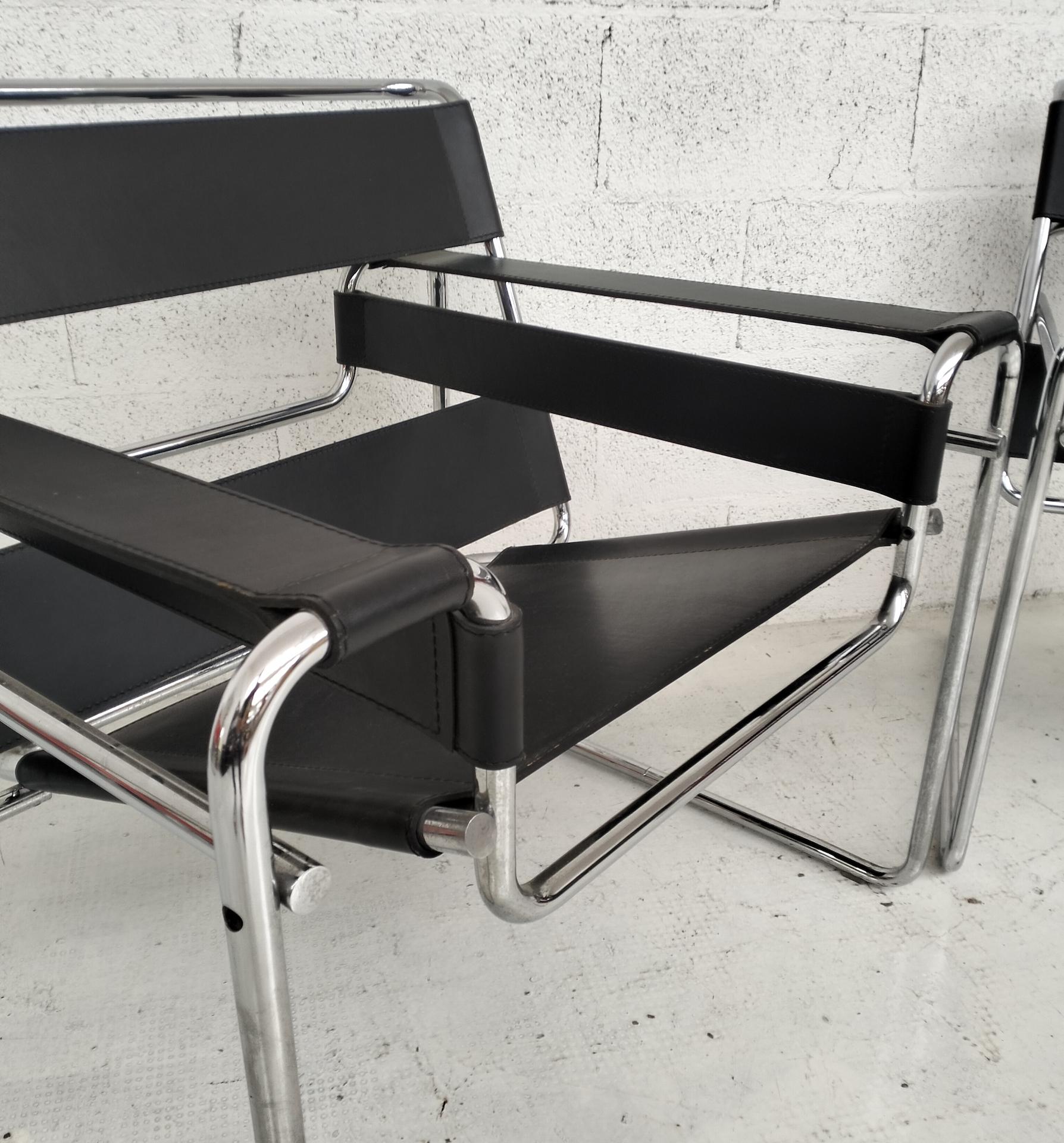 Pair of leather and metal Wassily armchairs by M. Breuer for Gavina  60's, 70's 10