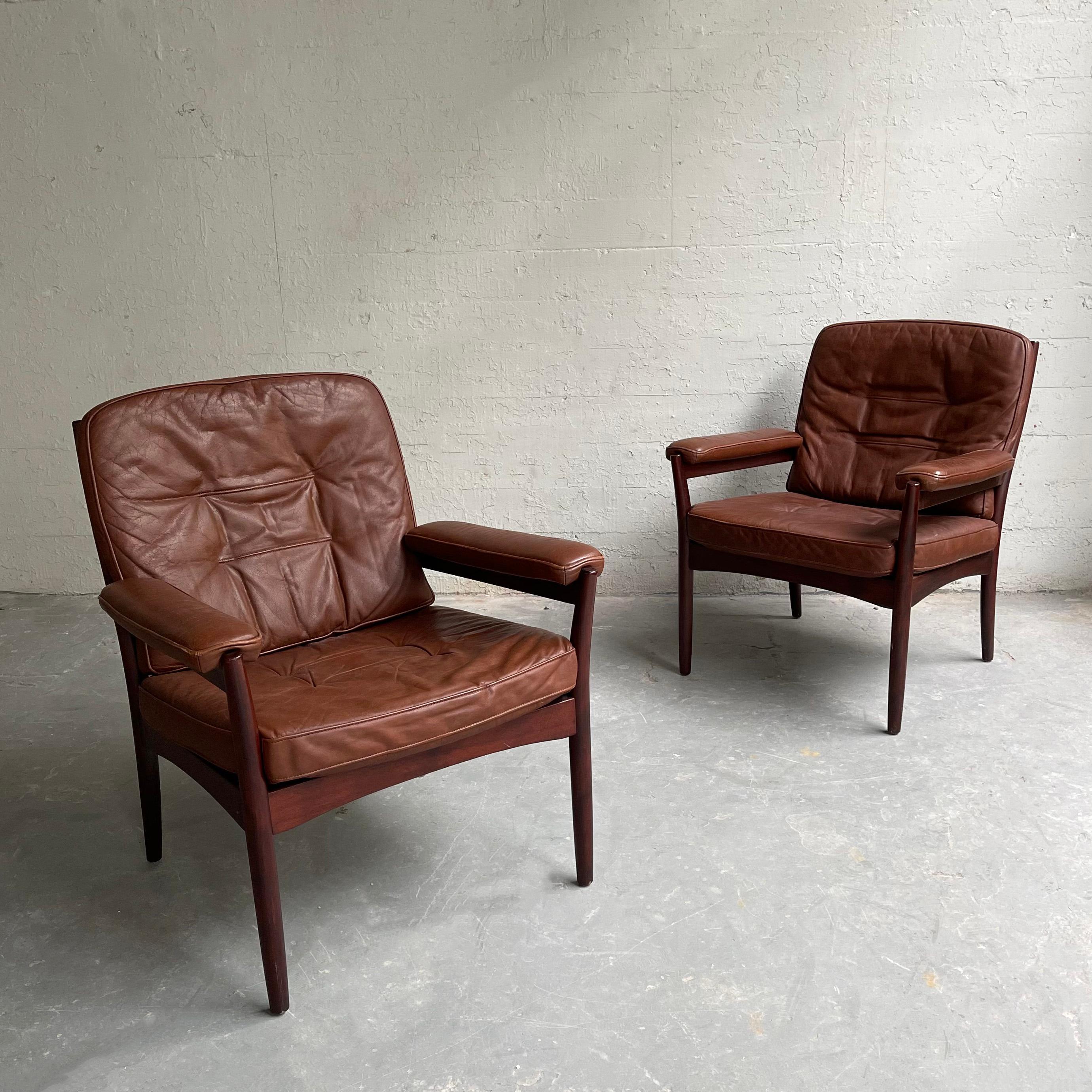 Scandinavian Modern Pair of Leather and Rosewood Armchairs by Göte Möbel Sweden