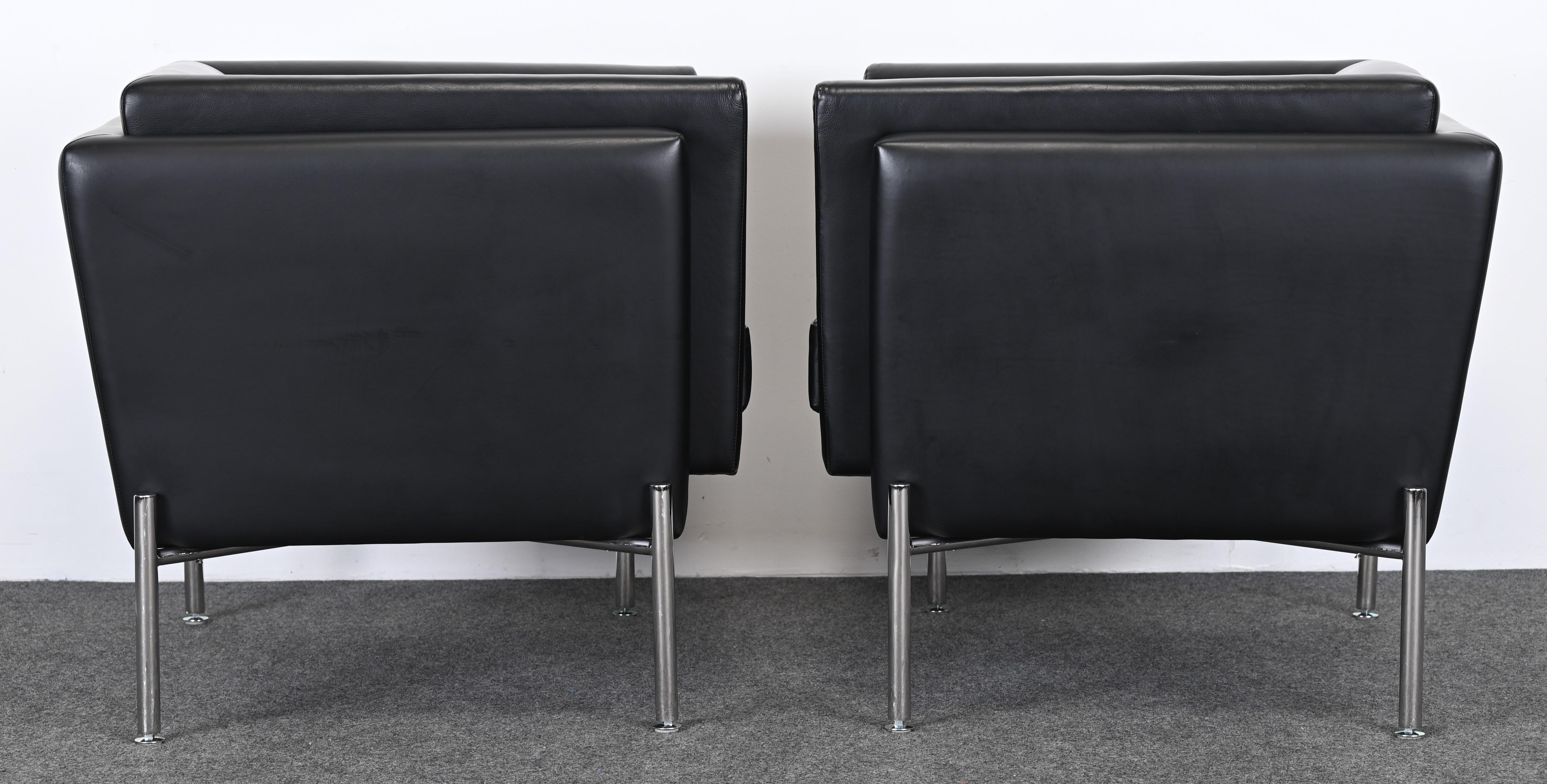 Paire de chaises longues en cuir et acier inoxydable par Brueton, 20ème siècle en vente 5