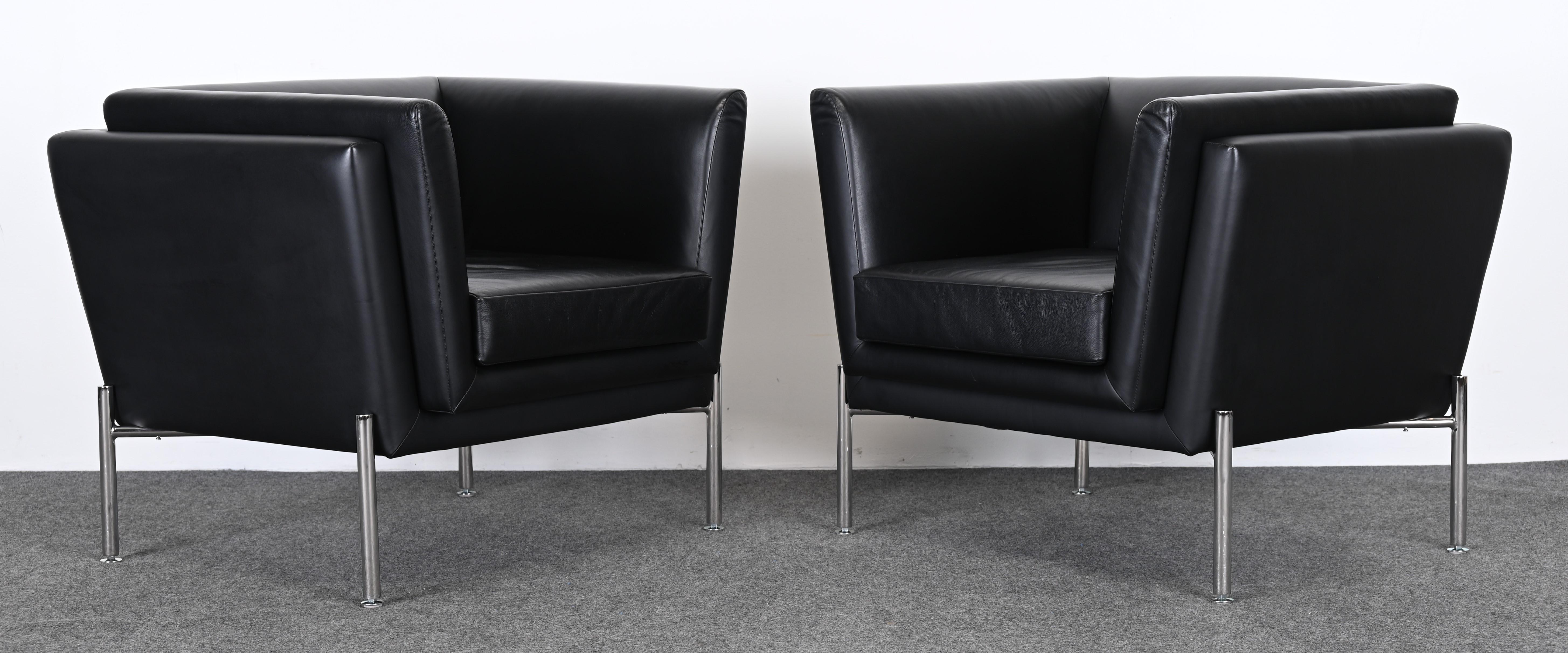 Pair of Leather and Stainless Steel Lounge Chairs by Brueton, 20th Century For Sale 2