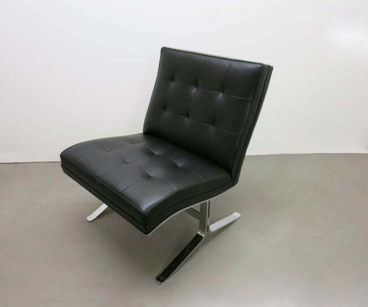 Pair of Leather and Steel Lounge Chairs by Mobilier International, France, 1970s For Sale 1