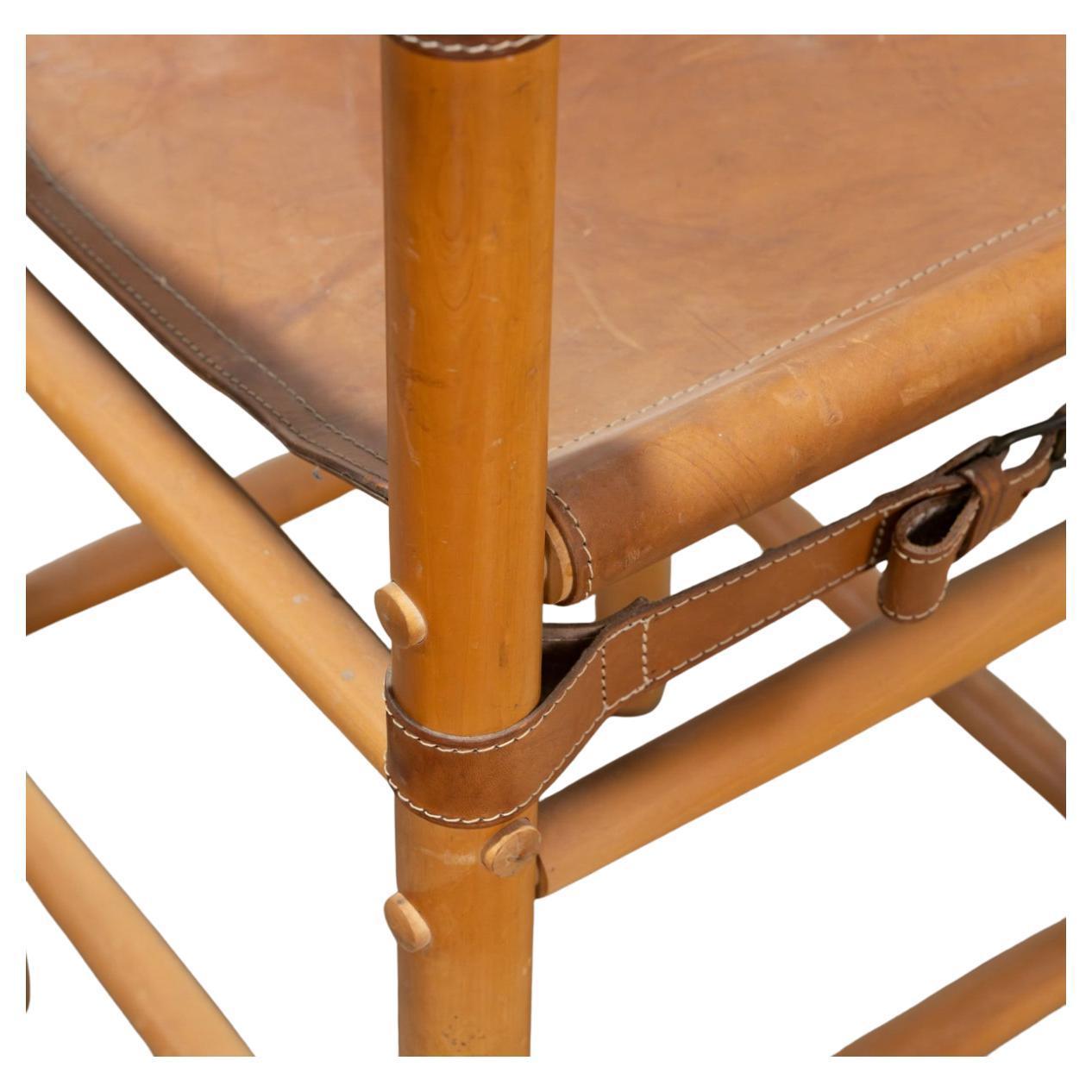 Paar Hocker aus Leder und Holz mit Sling-Hockern von Abel Gonzalez (Moderne der Mitte des Jahrhunderts) im Angebot