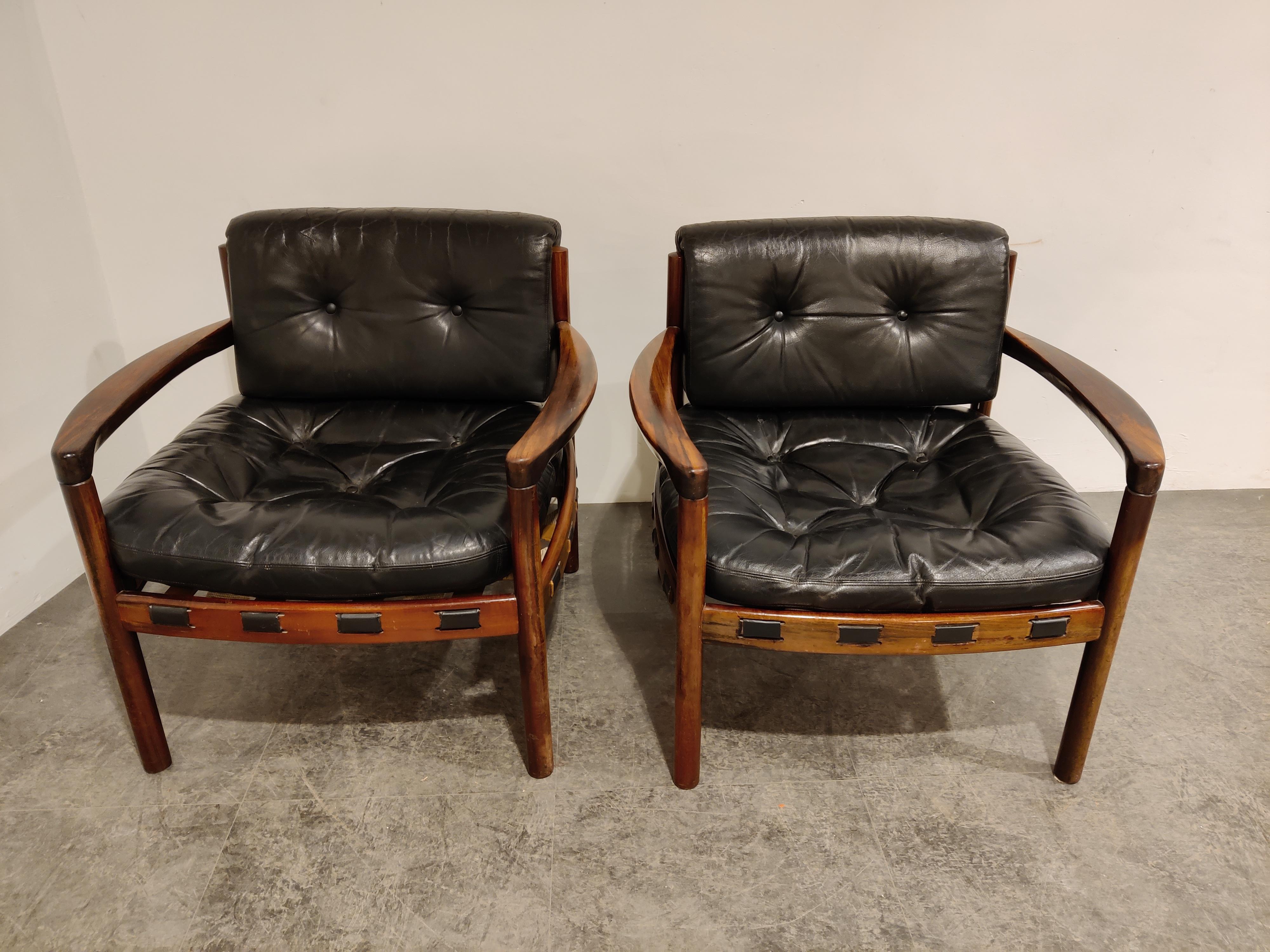 Pair of leather amrchairs design by Sven Ellekaer for Coja Culemborg.

Beautifully shaped rosewood frame with the original leather cushions.

The cushions/seats are still usable but are worn with some previous repairs. 

 

1960s -