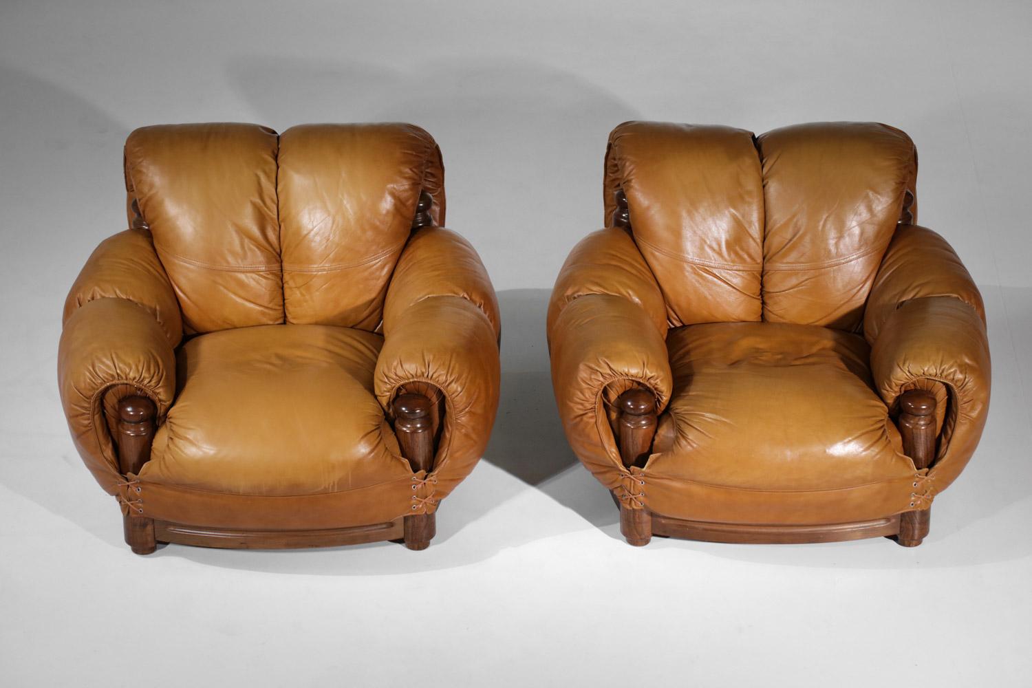 Paire de fauteuils en cuir à boules courbes cognac, années 70 en vente 3