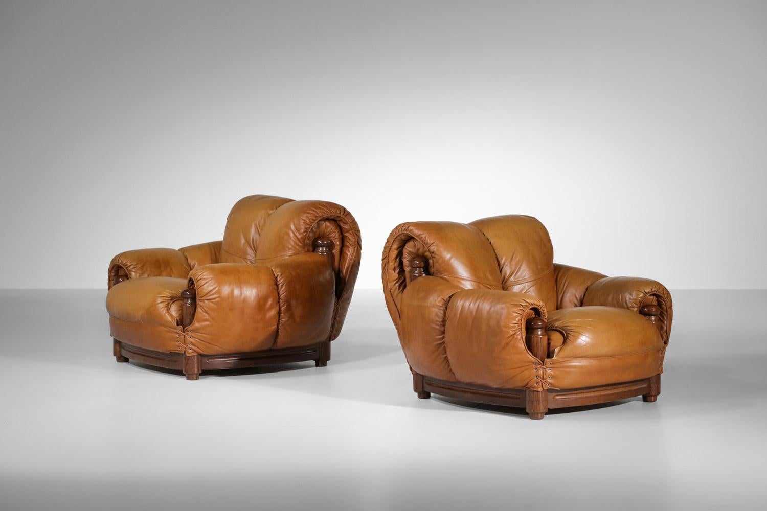 Pair of leather armchairs cognac curved ball years 70 For Sale 10