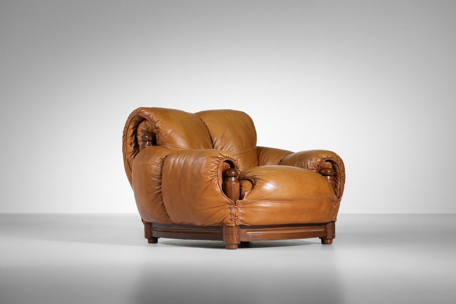 Pair of leather armchairs cognac curved ball years 70 For Sale 12
